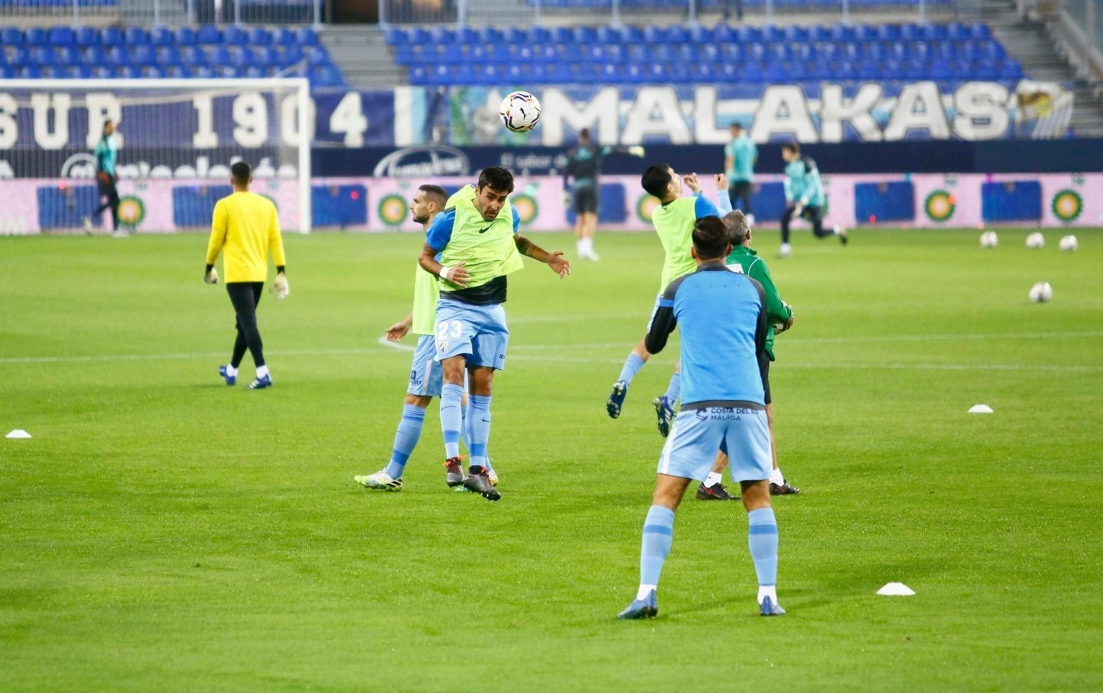 Las fotos del calentamiento del Málaga CF - Espanyol