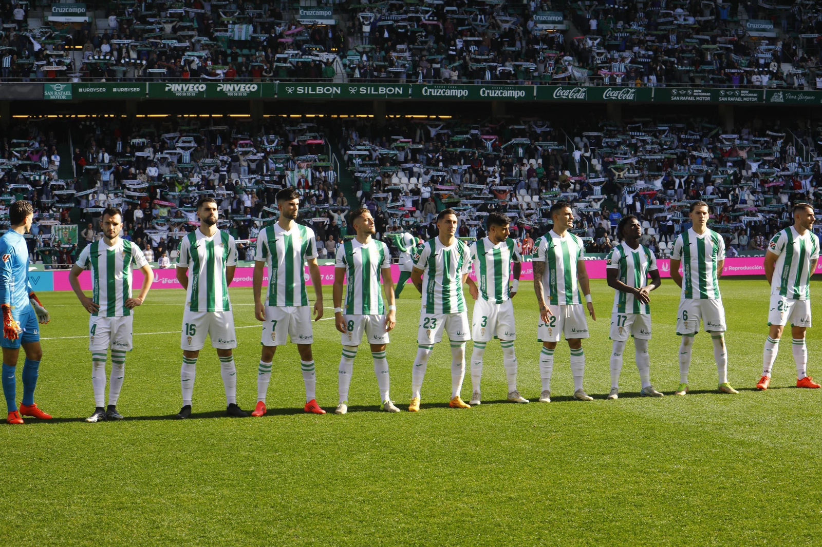 Las mejores fotos del ambiente en el Córdoba CF - Almería en El Arcángel