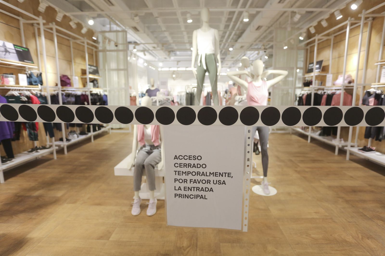 Las fotos de los centros comerciales de Málaga abiertos, en la fase 2 de la desescalada