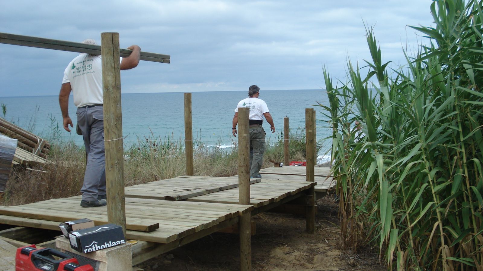 Montaje de la estructura durante el proceso de instalación.