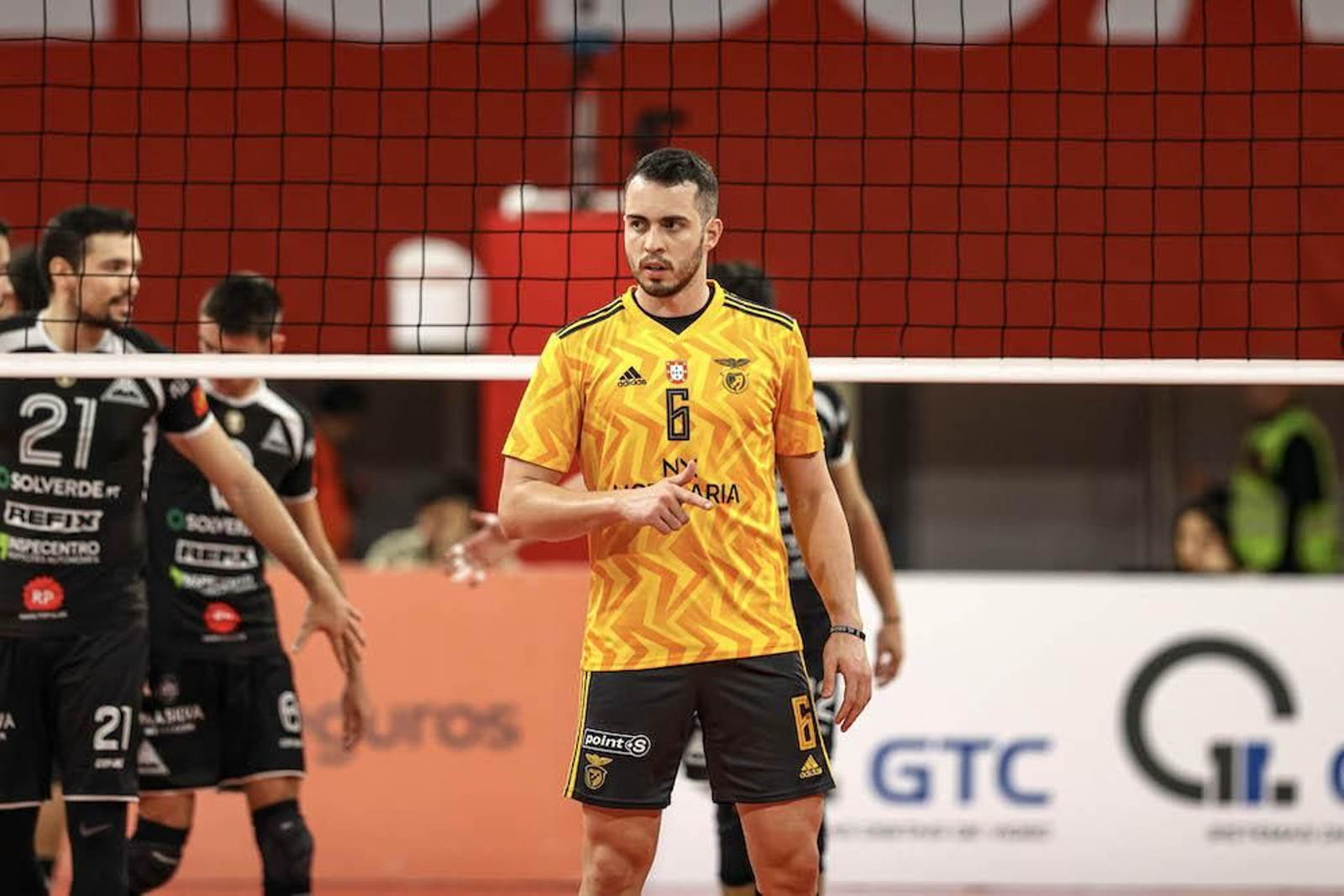 Bernardo Westermann en un encuentro con el Benfica.