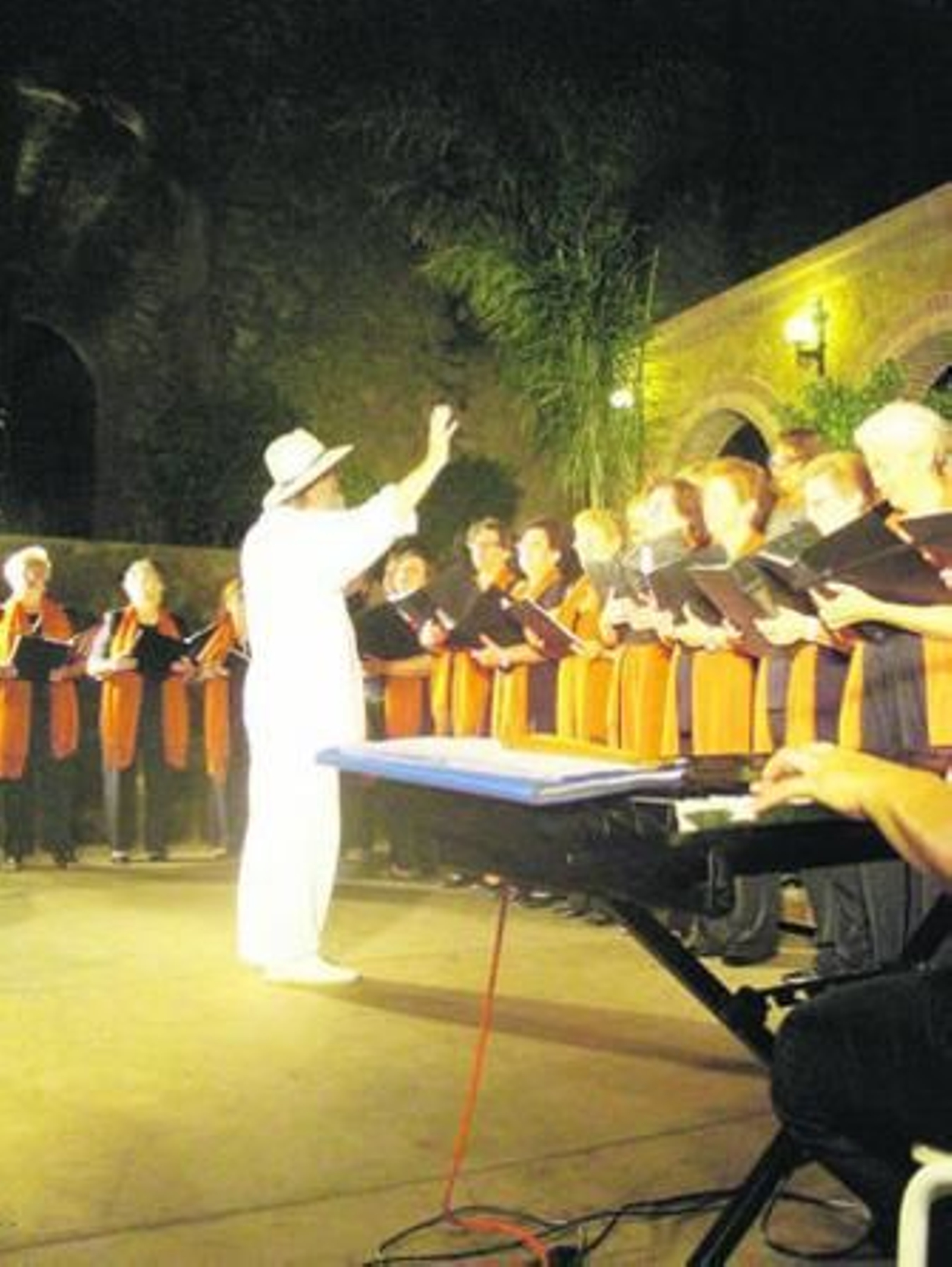 Imágenes para el recuerdo. Todos los asistentes fueron conquistados por la música habanera a la que dieron un toque especial de historia y poesía.