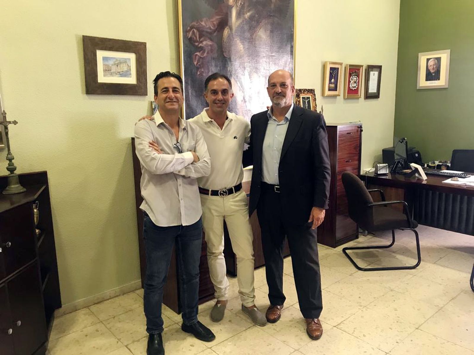 Alberto Rodríguez, Alberto Camas, y  Daniel Rosón tras la firma del acuerdo.