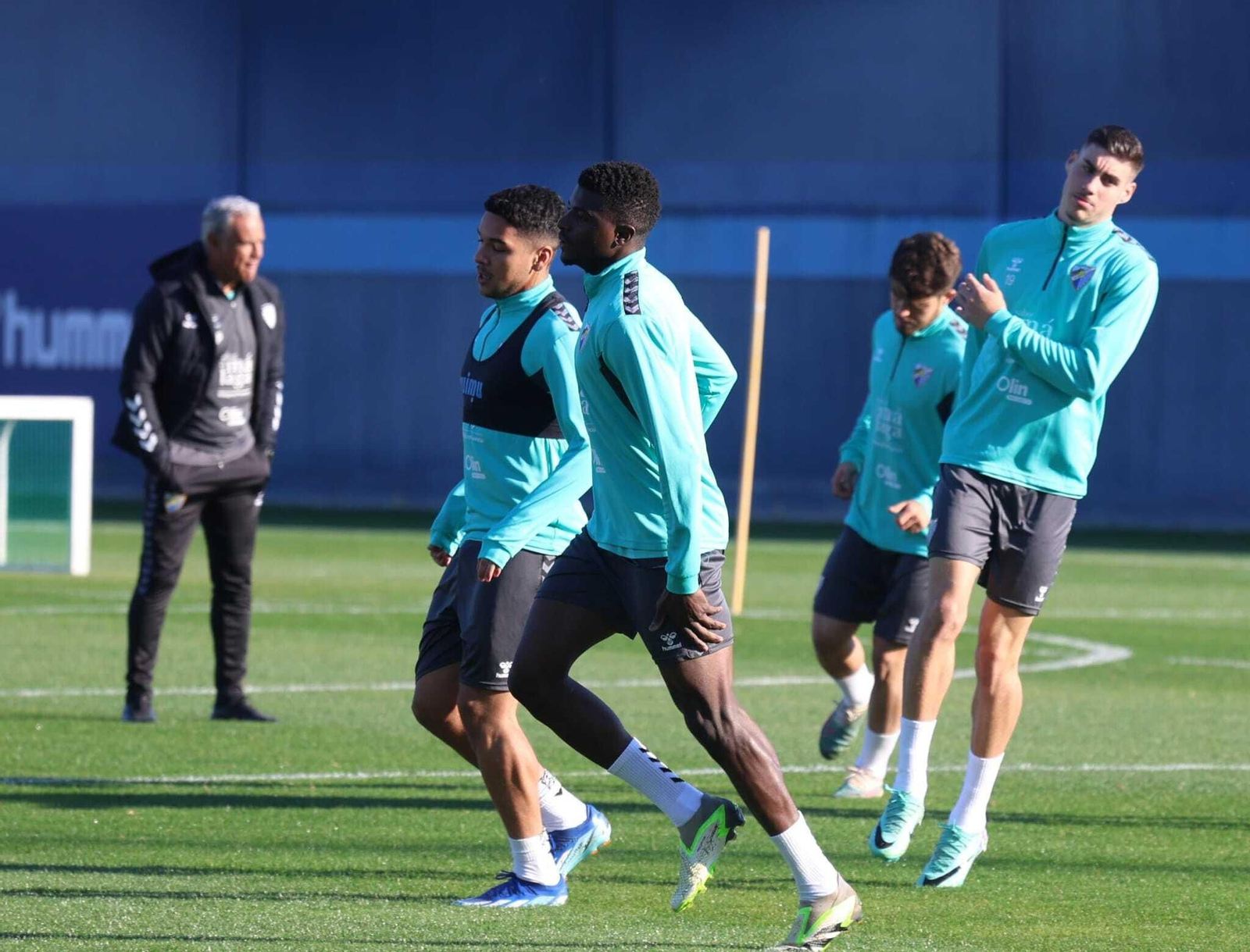 El Málaga CF regresa del parón con risas y una alegría