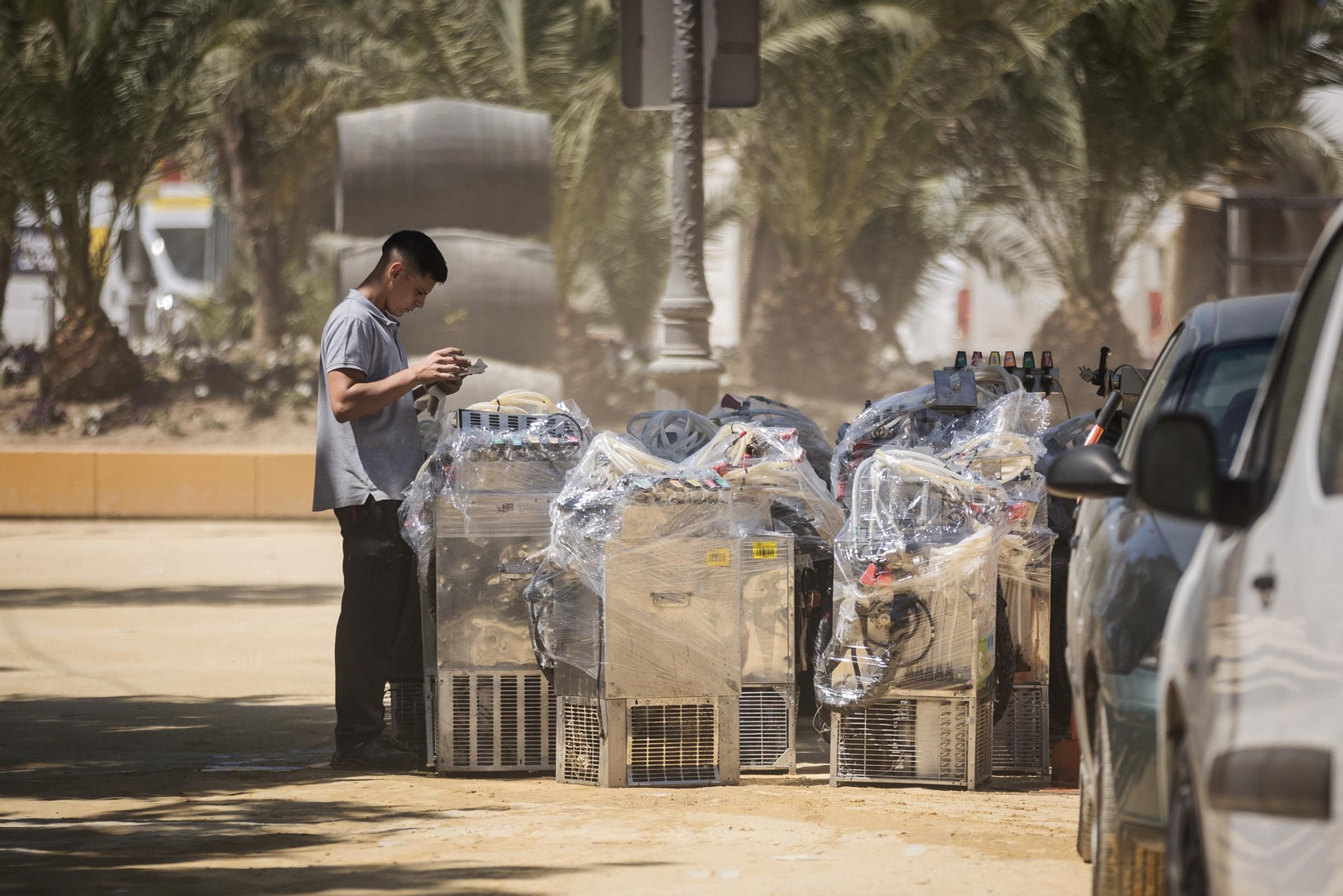 El inicio del desmontaje de la Feria de Jerez 2024, en imágenes