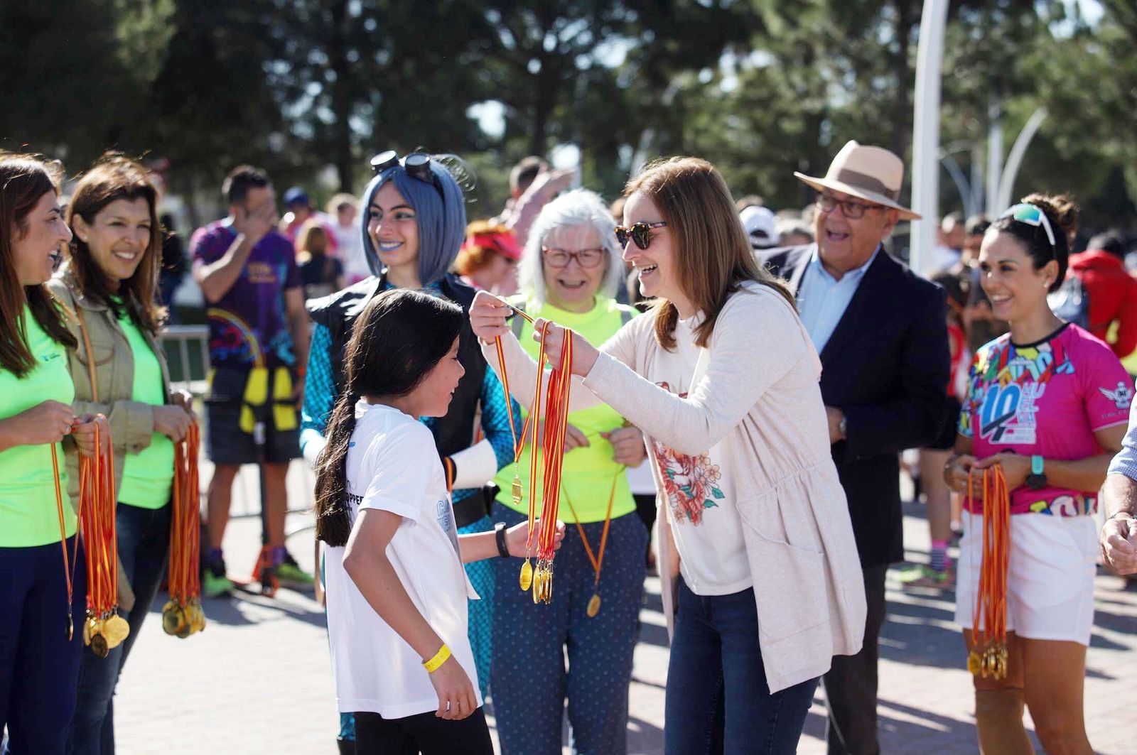 Imágenes de la carrera infantil previa a la "10K Puerta del Descubrimiento"
