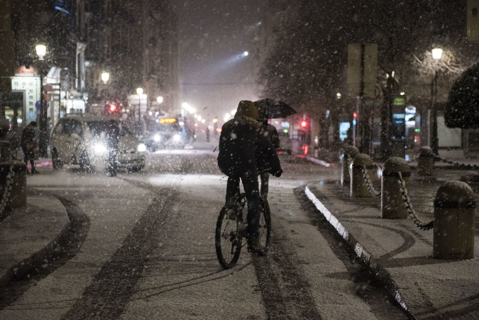 El domingo por la noche también llegó la nieve a Granada