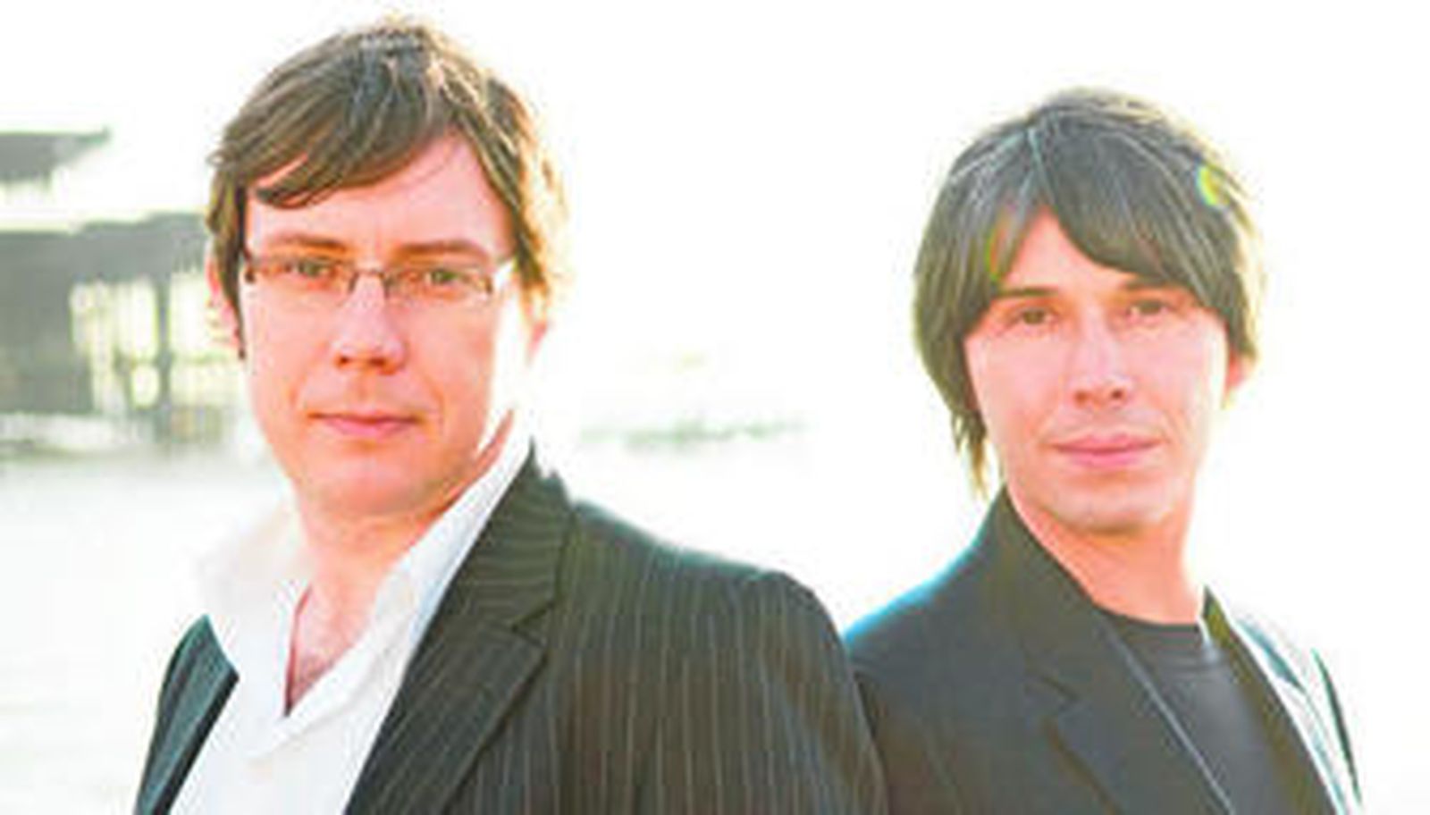 Jeff Forshaw (Manchester, 1968) y Brian Cox (Oldham, 1068) se acercan en este ensayo de voluntad pedagógica a universos como el de la física cuántica.