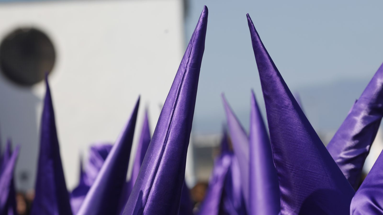 Las fotos del Viernes Santo en la Línea:  Cristo del Mar y Luz y Esperanza Nuestra, Soledad y Santo Entierro, Cristo del Amor y Misericordia y Amargura