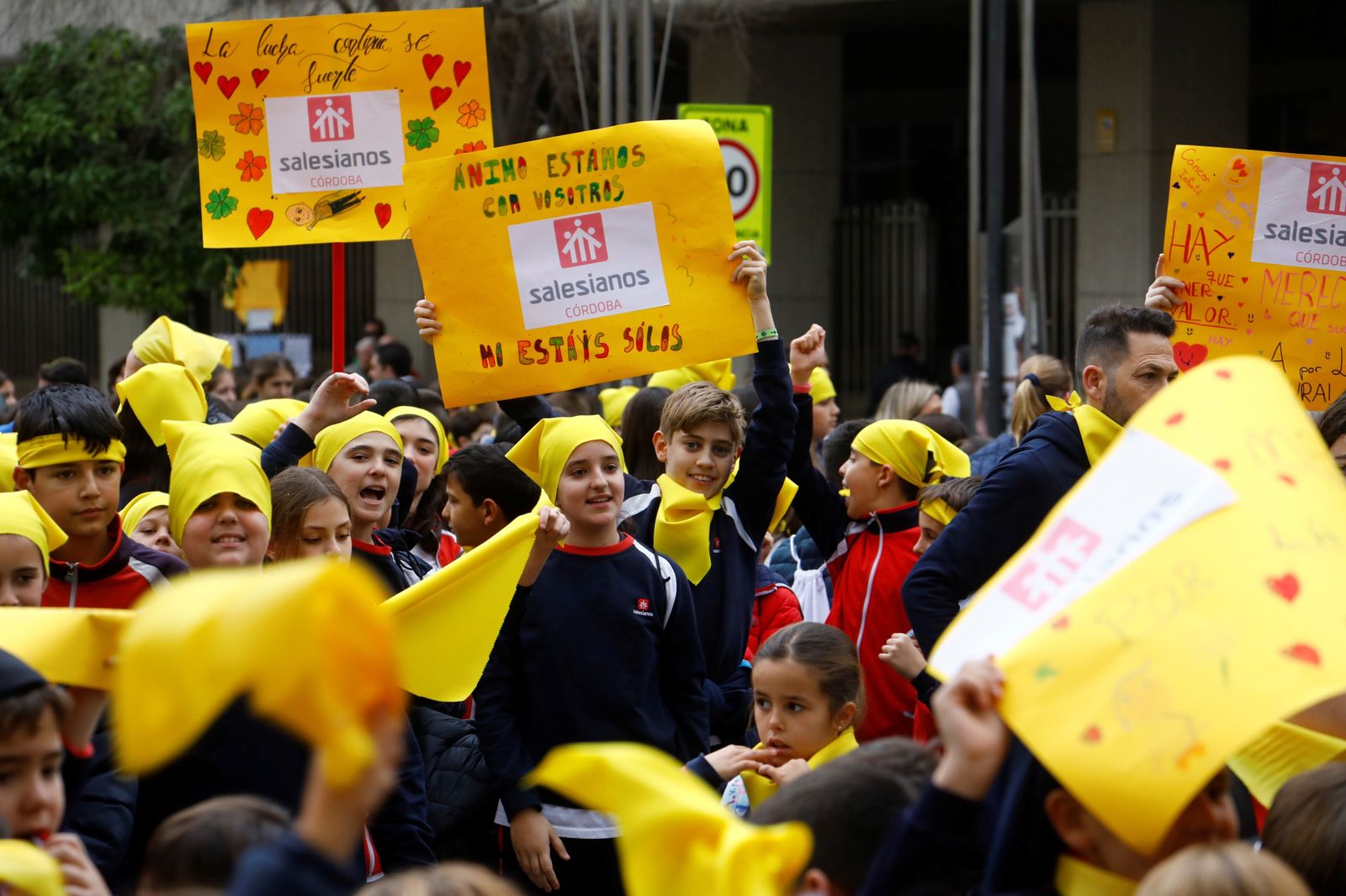La marcha del Día Mundial Contra el Cáncer Infantil en Córdoba, en imágenes