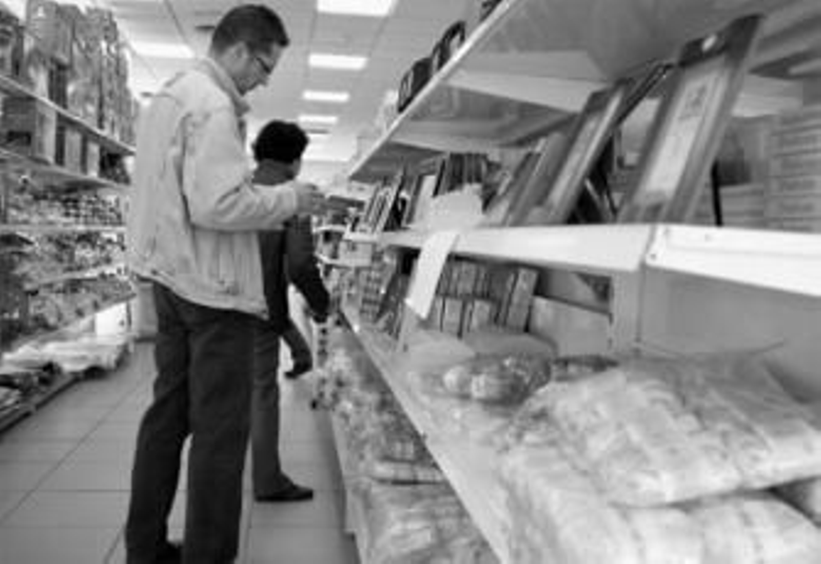 Consumo recomienda comprobar el etiquetado de los productos y los sellos de garantía antes de adquirirlos.