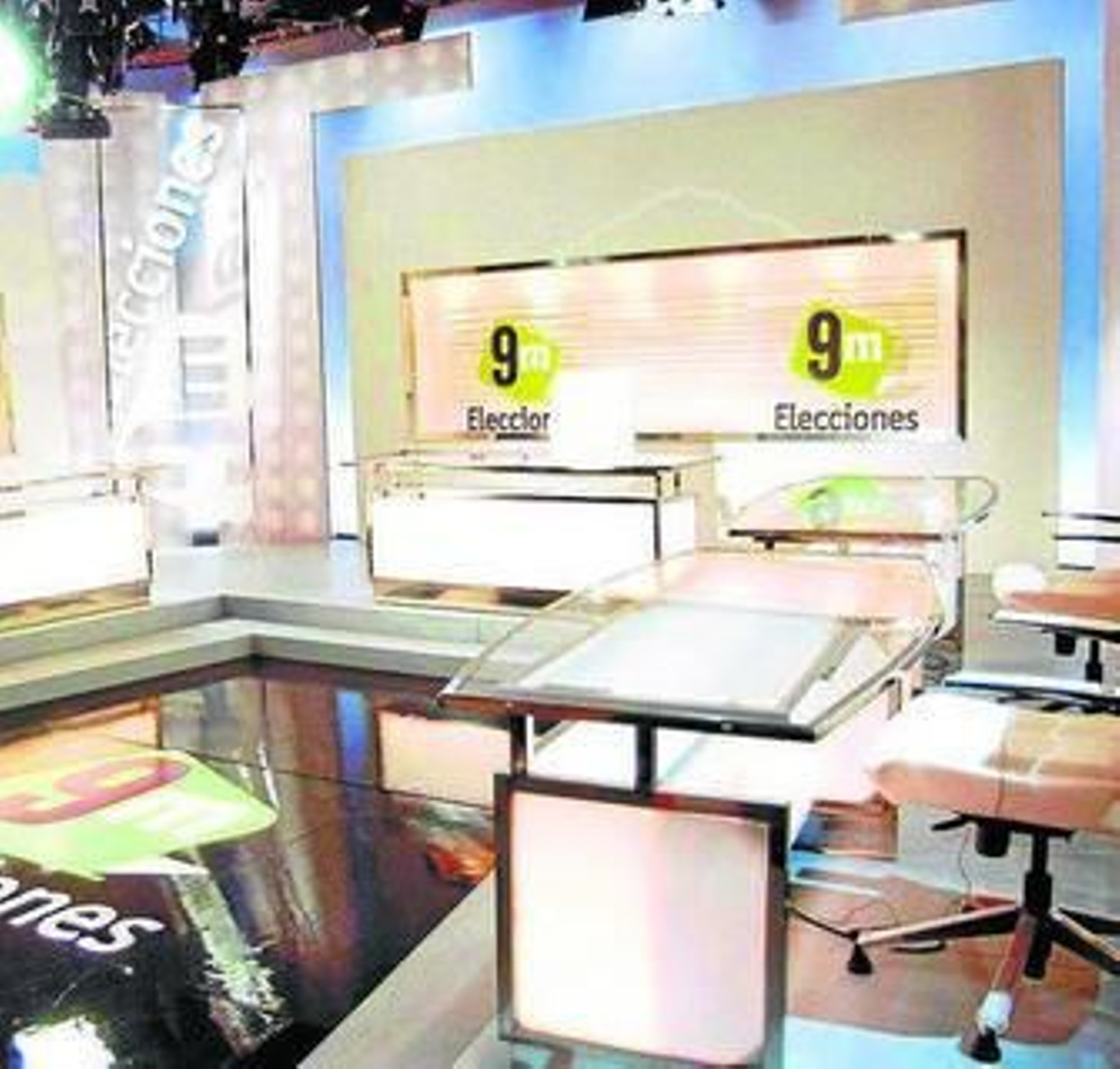 Pérez Rubalcaba, acompañado de Francisco González Cabaña, ayer en Chiclana.