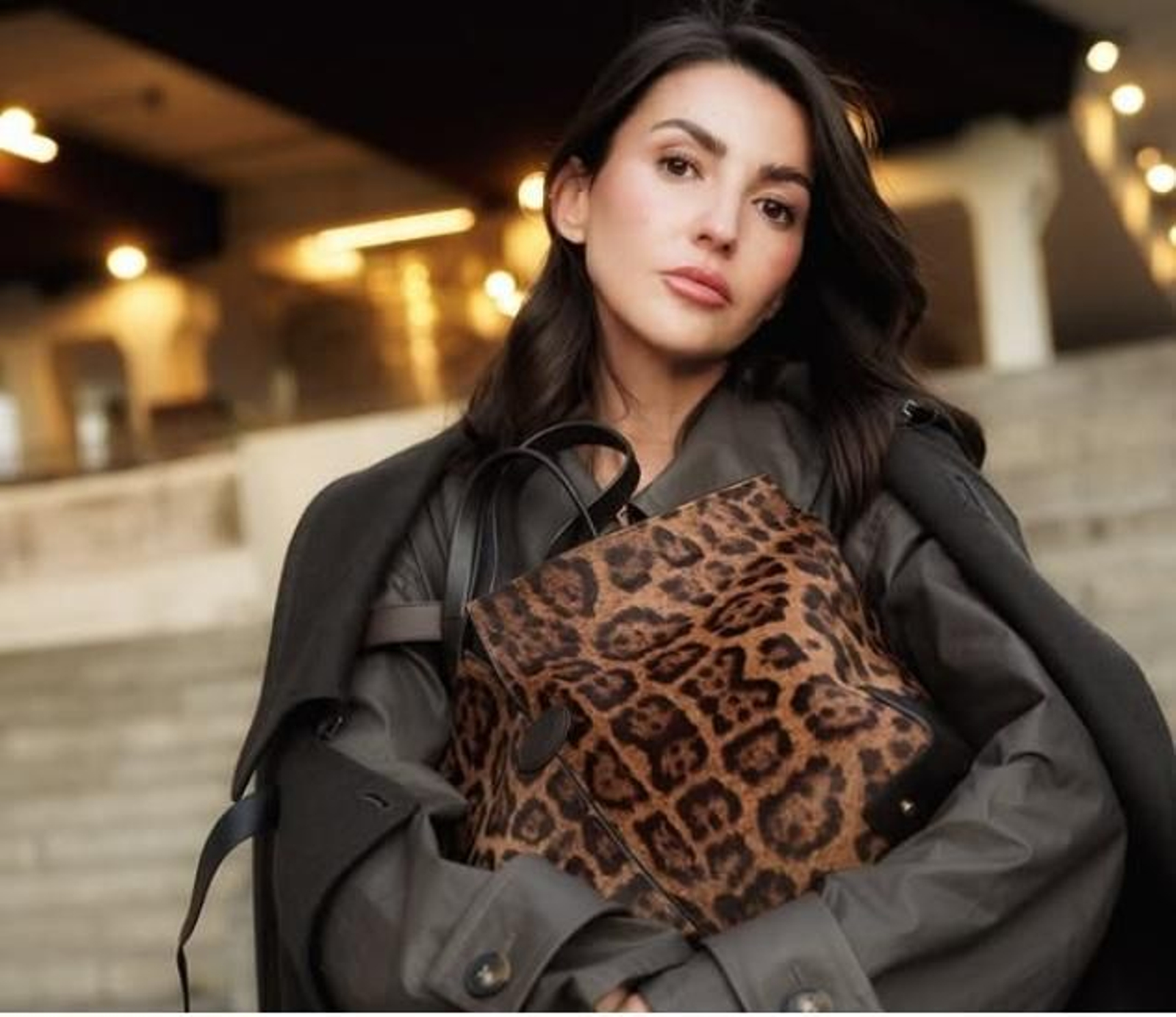 Calentitos y muy elegantes, 5 jerséis de Mango que te salvan el look estiloso de invierno sin sumar una talla.