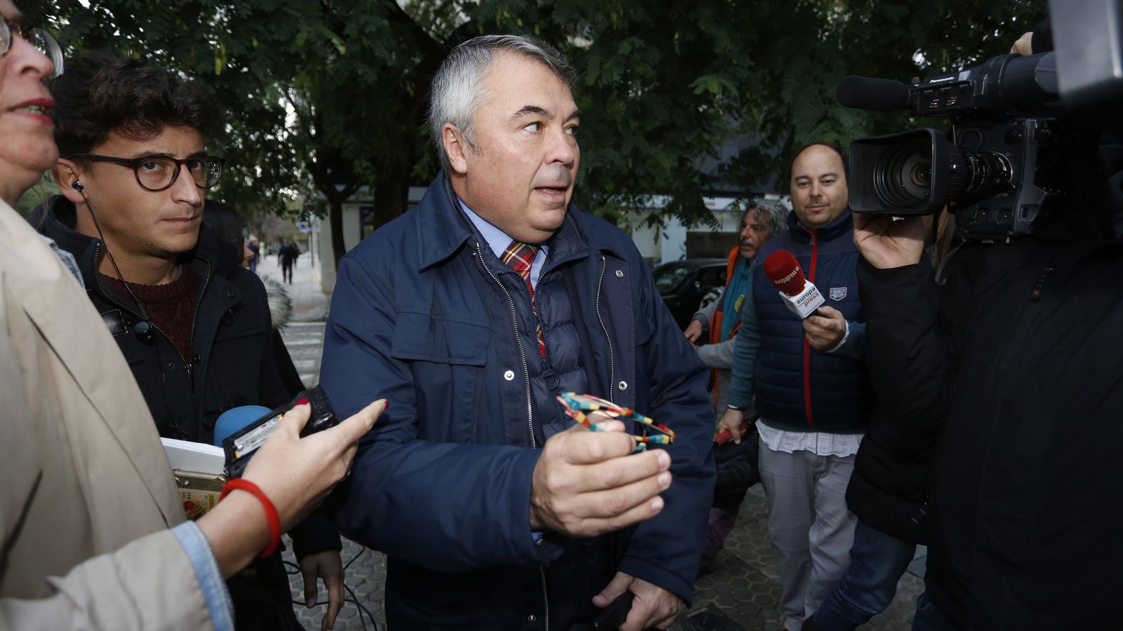 El abogado Agustín Martínez, a su llegada a los juzgados.