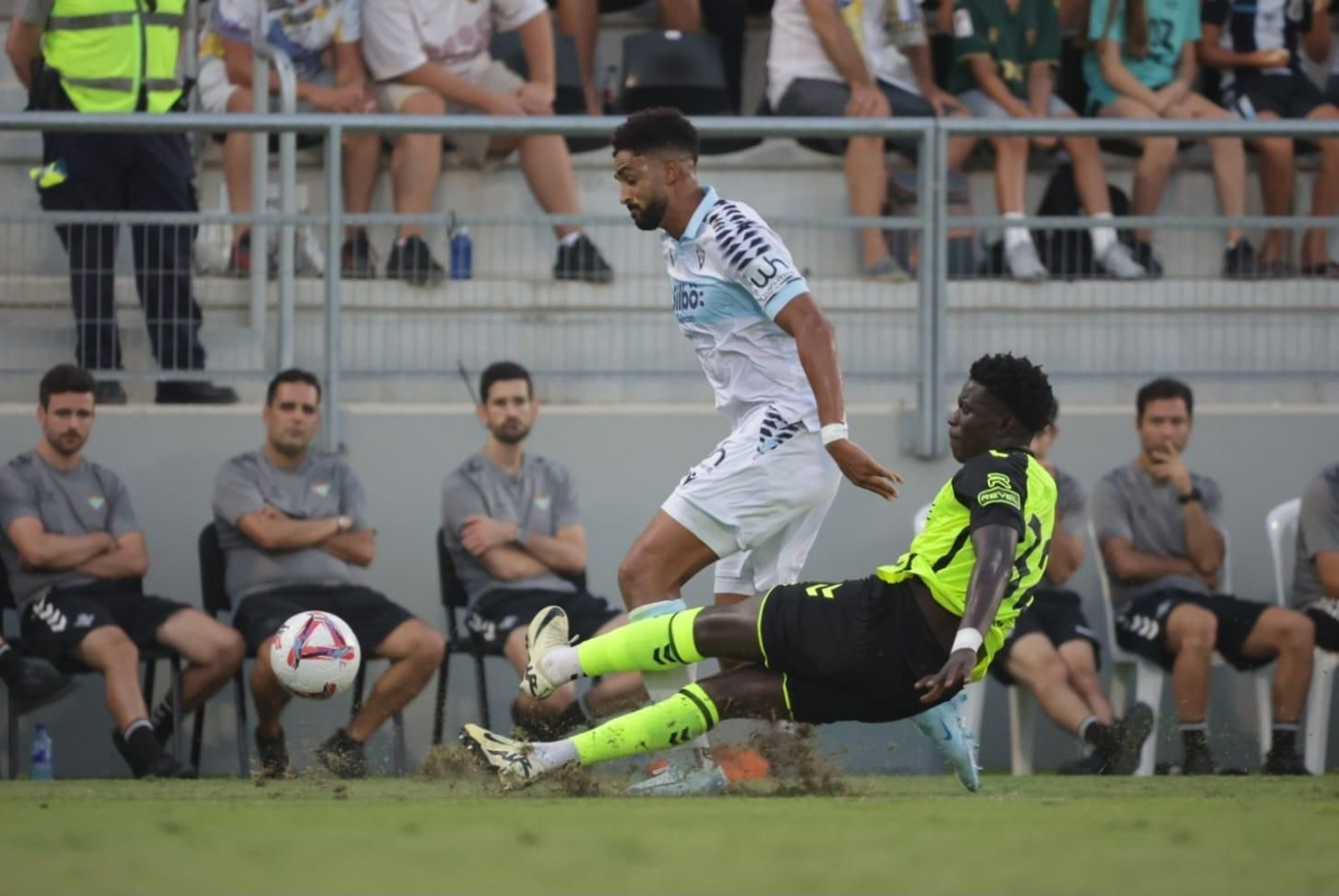 Las imágenes del Cádiz- Betis en el Ciudad de La Línea