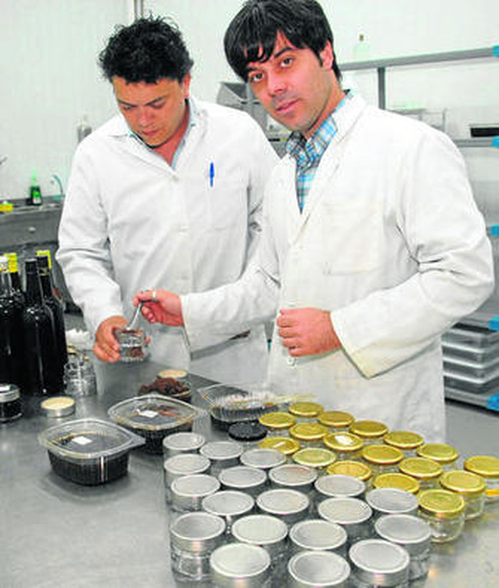 José Barea, responsable de producción e investigación, y el gerente, Guillermo Boto.