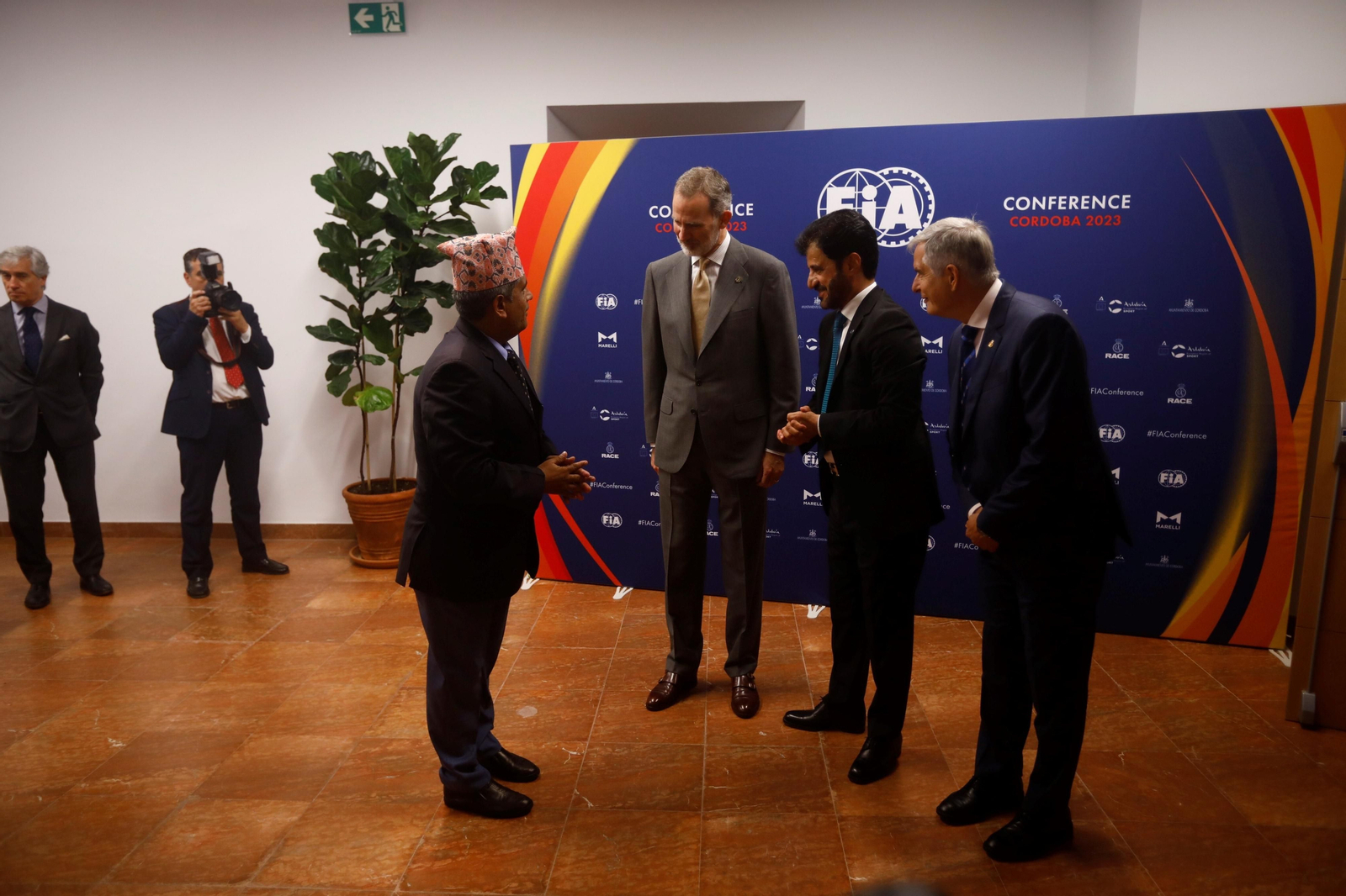 El Rey Felipe VI en la conferencia de la Federación Internacional del Automóvil de Córdoba, en imágenes