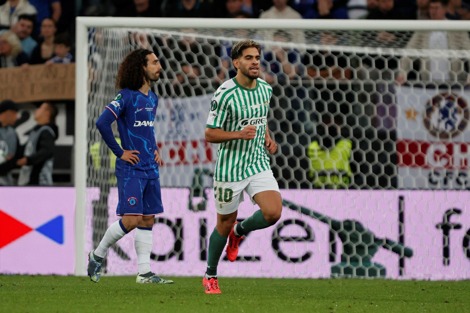 Las mejores fotos del Betis - Chelsea en la final de la Conference League