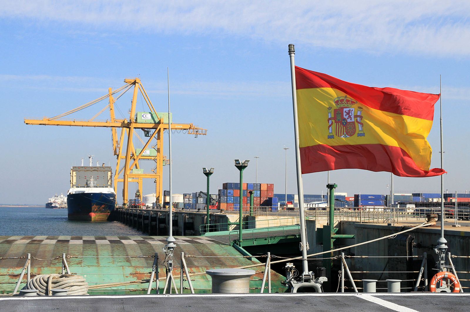 Imágenes de la Fragata Cristóbal Colón F-105