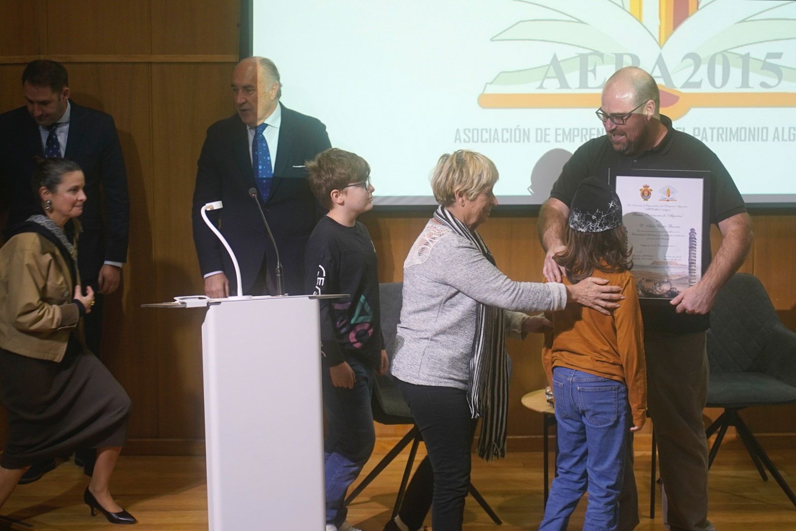 Fotos de la entrega del reconocimiento a Asier Unciti