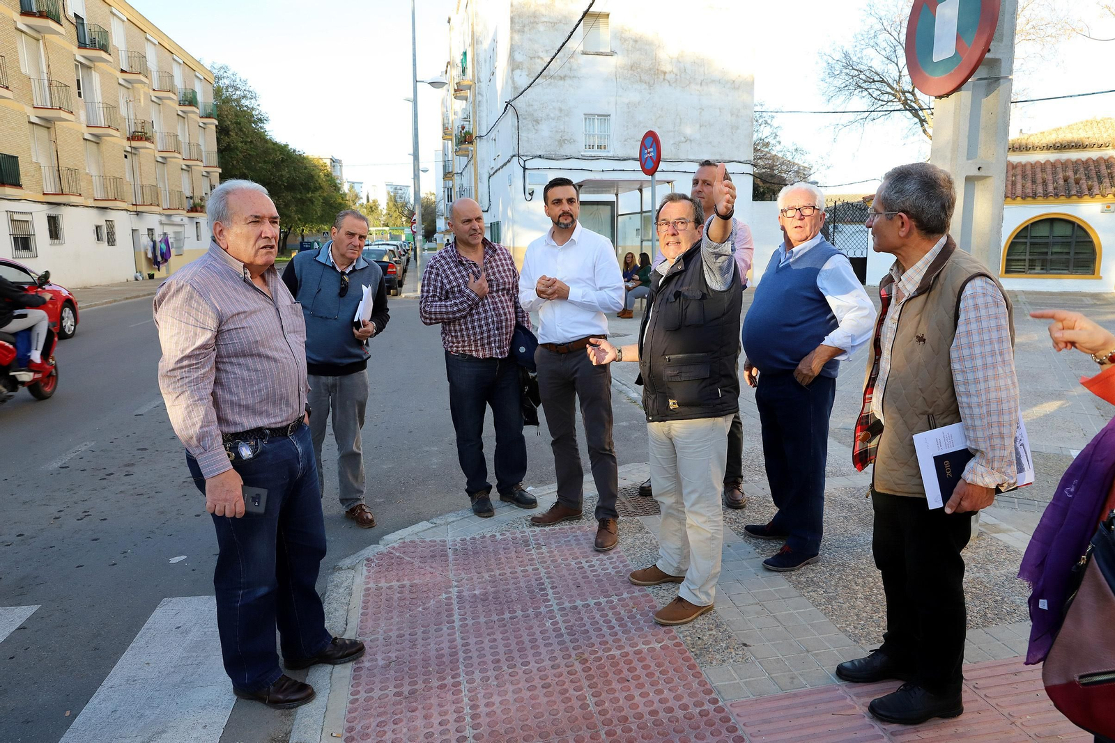 Encuentro del delegado José Antonio Díaz con la asociación vecinal de La Plata.