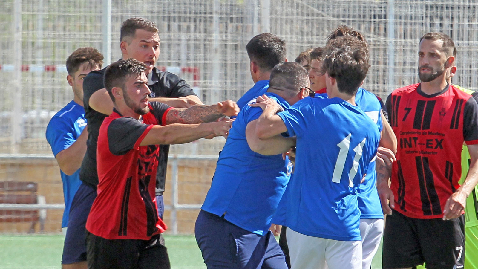 Bronca en La Granja entre Xerez DFC B y el Chiclana Industrial CF Bronca en La Granja entre Xerez DFC B y el Chiclana Industrial CF