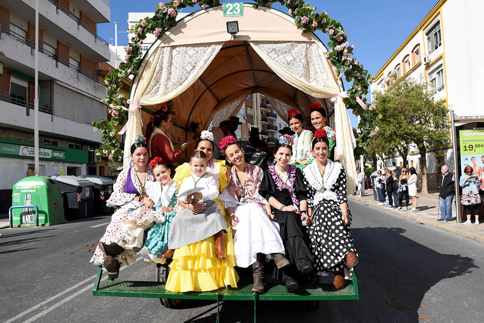 Imágenes de los carros de la Hermandad del Rocío de Huelva