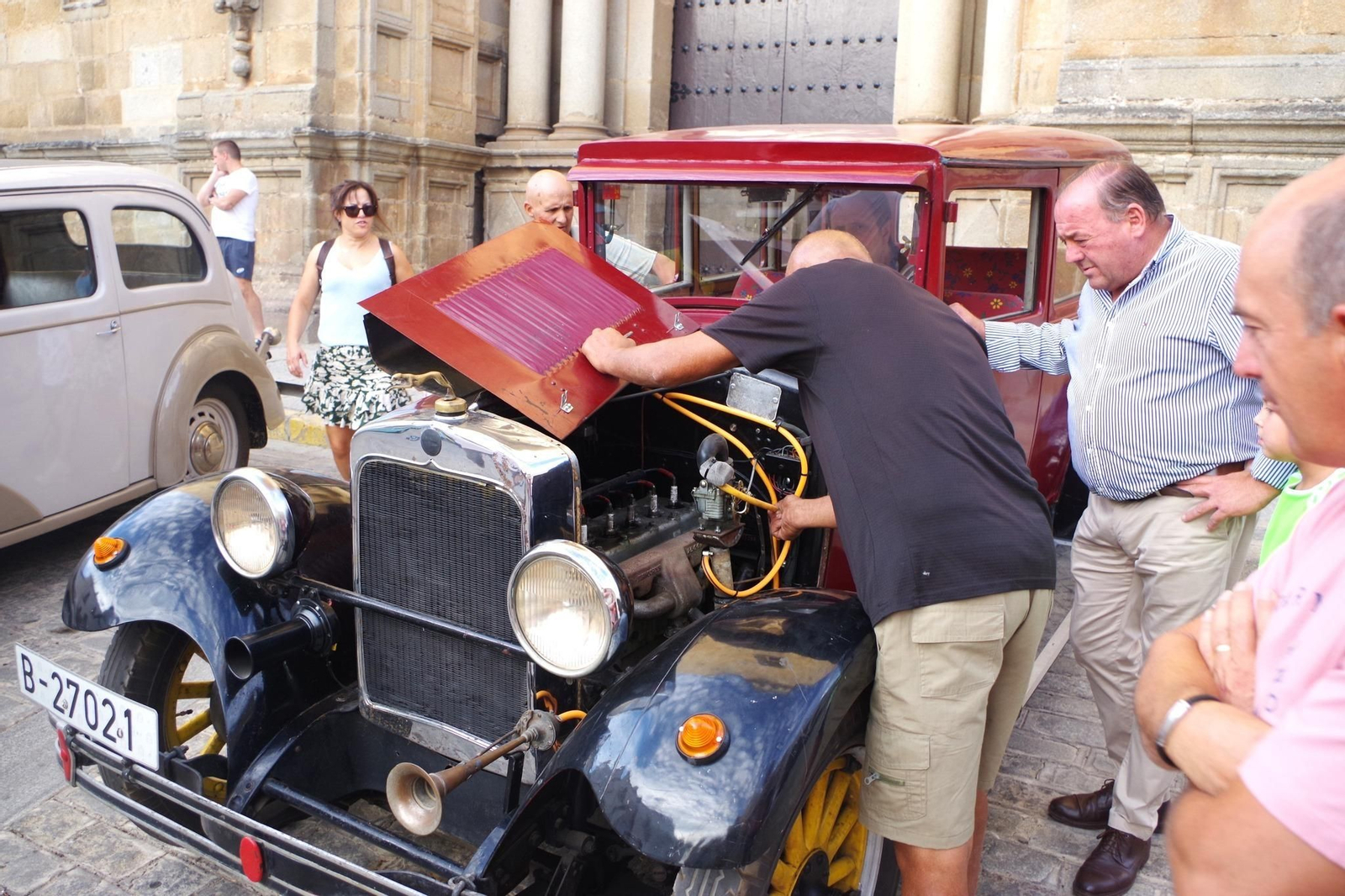La gran exposición de coches clásicos de Belalcázar, en fotografías