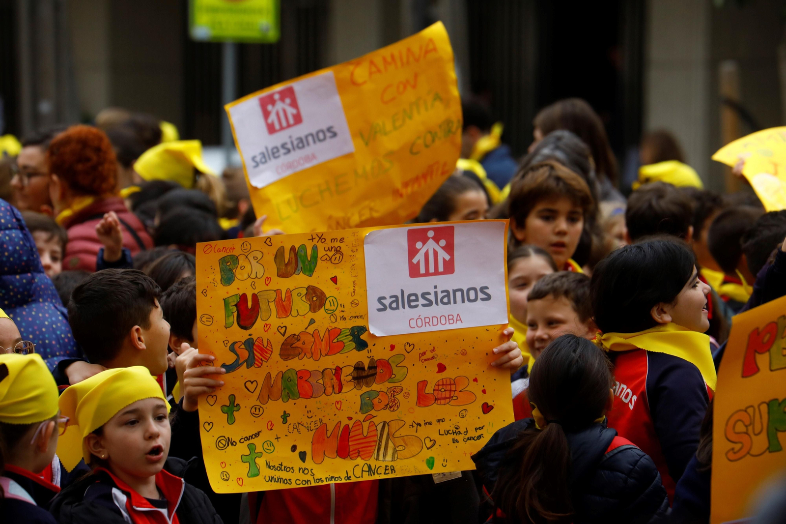 La marcha del Día Mundial Contra el Cáncer Infantil en Córdoba, en imágenes