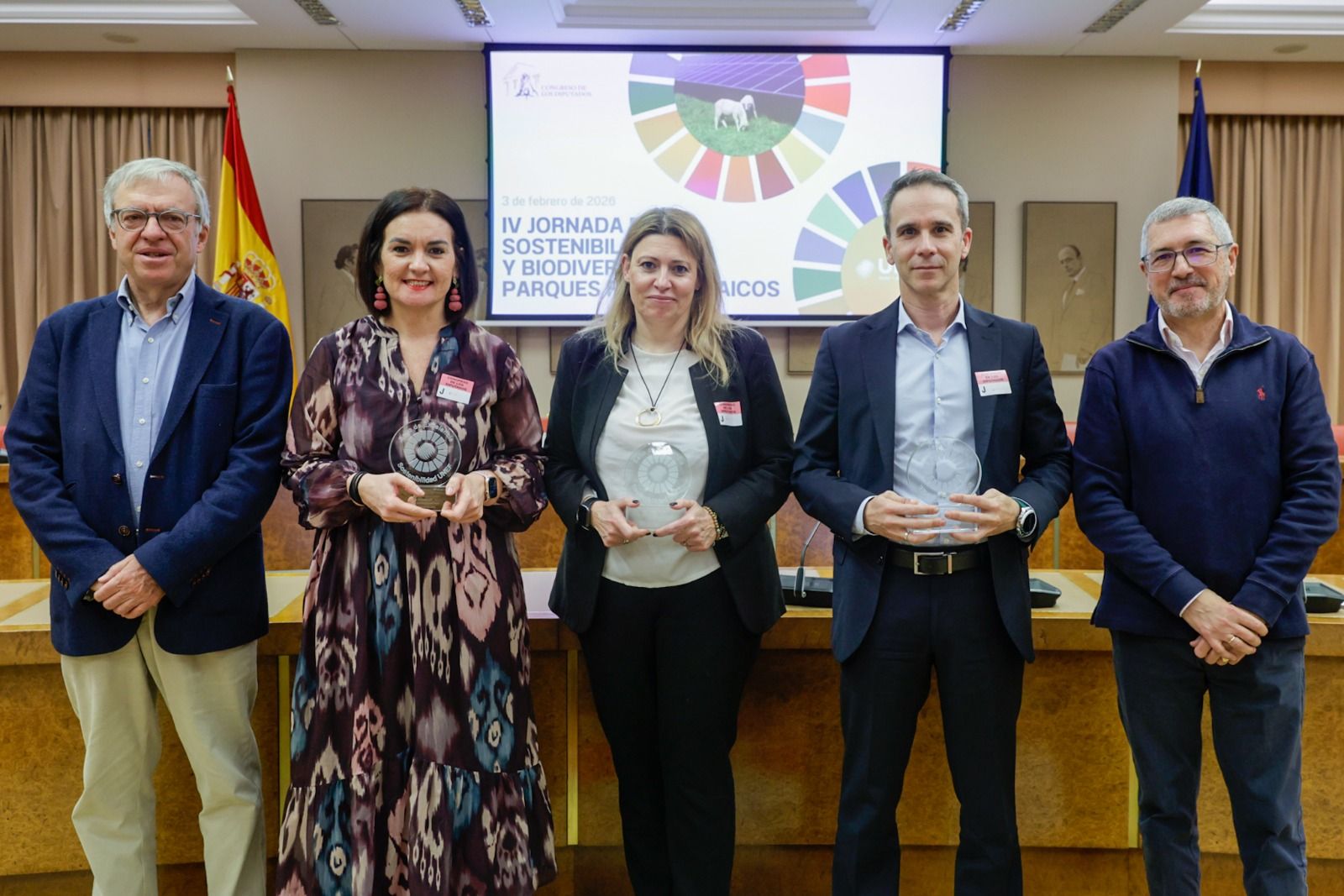 Milagros Villena, responsable de Medioambiente y Relacionamiento Social de Naturgy Renovables; Iratxe Sanchez de Busturia, del equipo de Medioambiente de Naturgy Renovables; y Ricardo Alba, Chief Transformation and Procurement Officer de Naturgy Renovables.