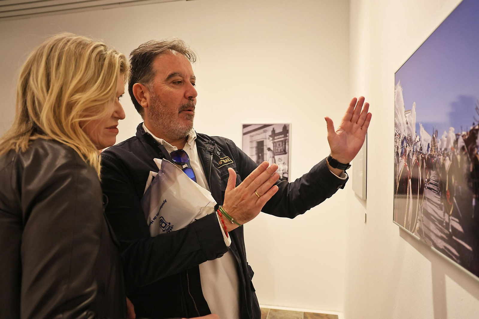 Inauguración de la Exposición de fotografías Huelva, provincia cofrade de Huelva Información en la Diputación de Huelva