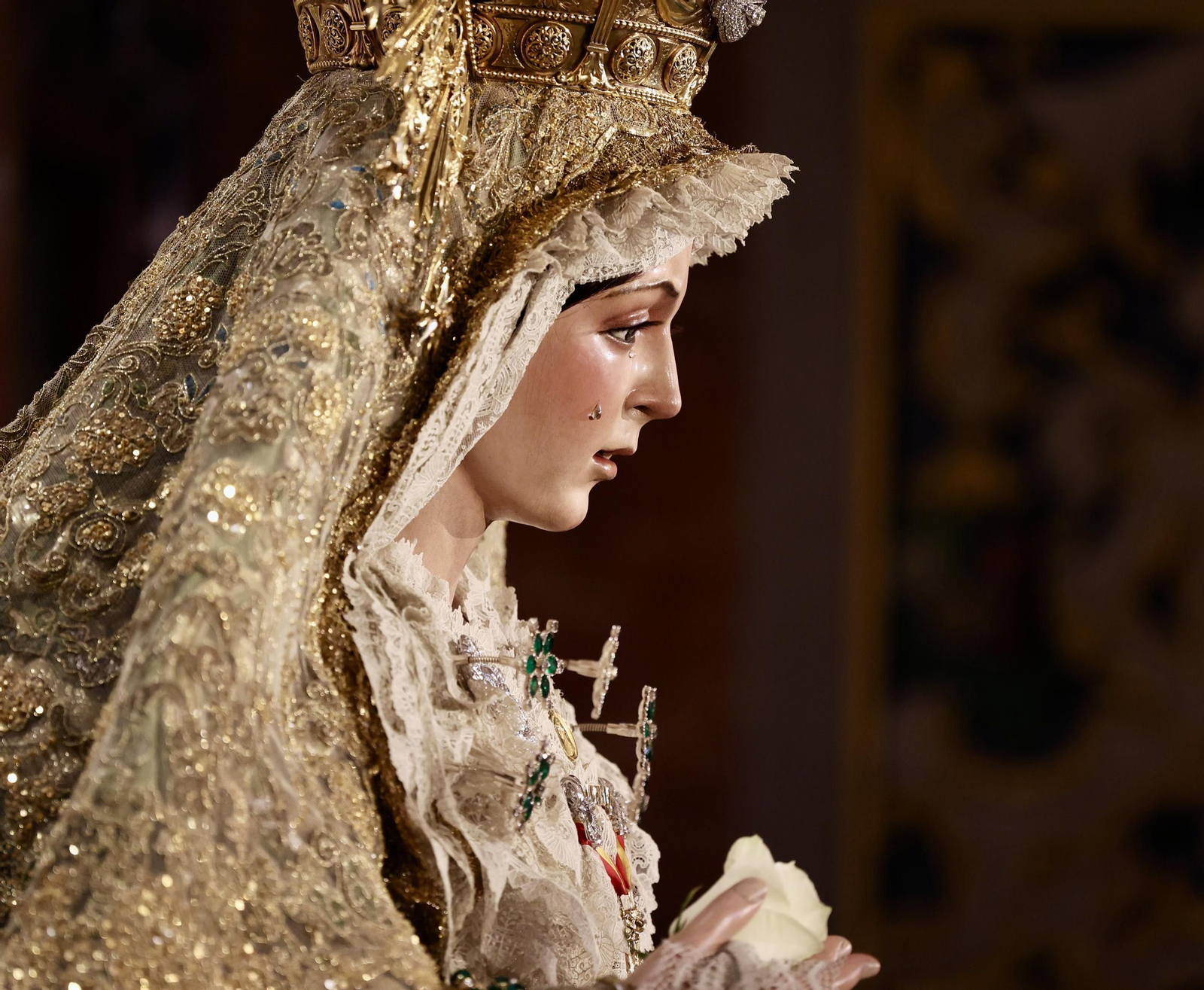 La vuelta de la Esperanza Macarena tras la restauración de Manzano, en imágenes