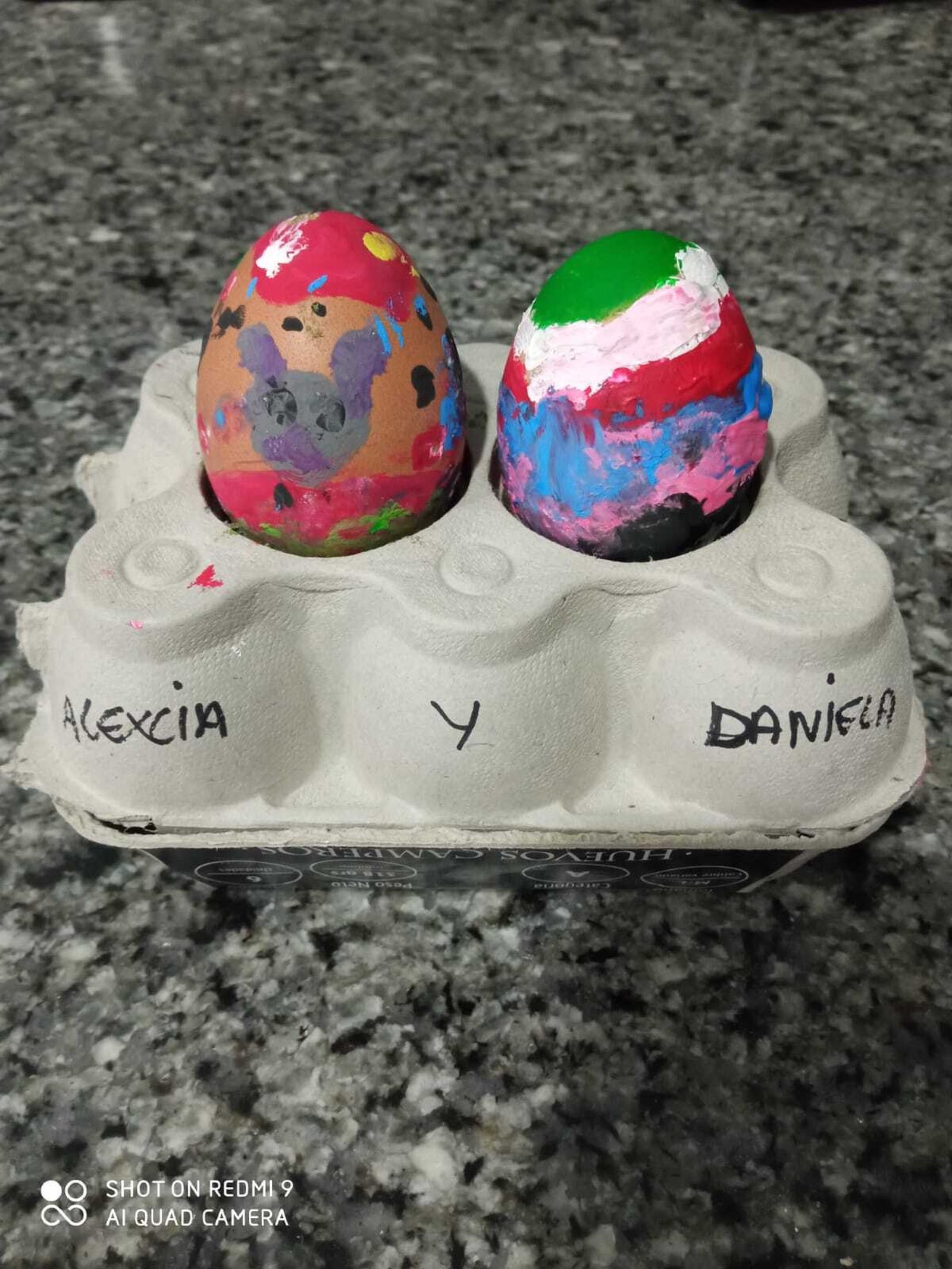 La singular tradición de los huevos pintados de Pascua de Fuente Carreteros, en fotografías