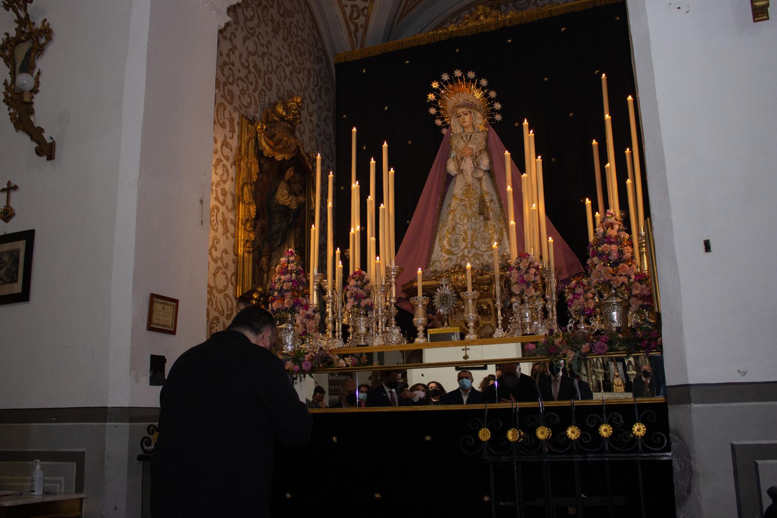 Imágenes del Lunes Santo en San Pedro con la cofradía de Los Dolores