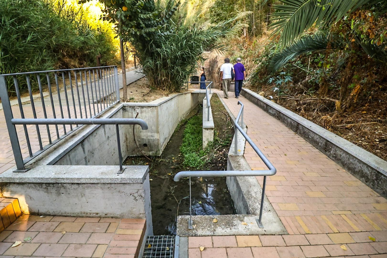 Imágenes de la presentación del libro 'Cuentos desde la Fuente Vieja', de Juan Manuel Siesdedos, Juan Villa y Bernardo Romero
