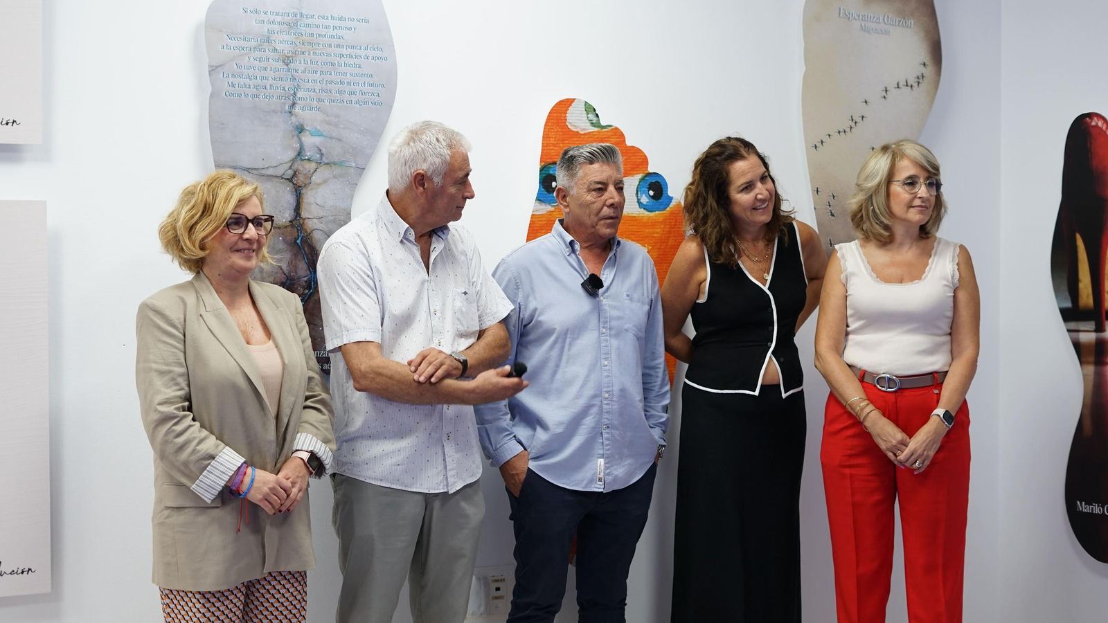 Fotos de la exposición 'Huellas de ida y vuelta' de Márgenes y Vínculos en Tarifa
