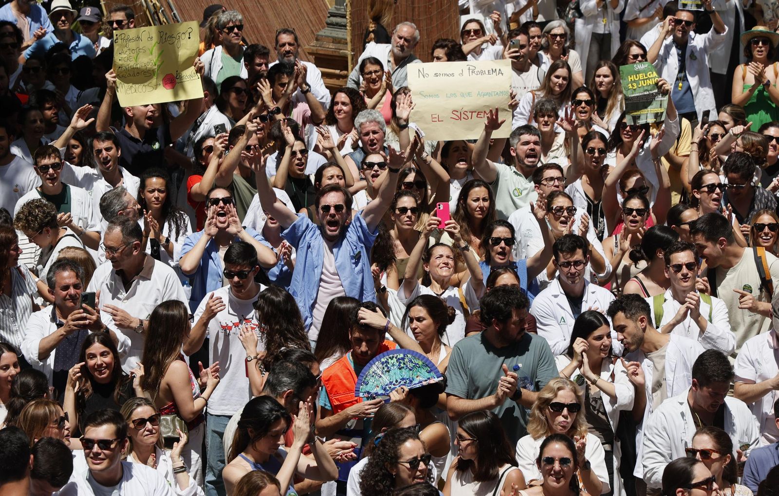 Las imágenes de la manifestación de los médicos sevillanos contra el nuevo estatuto