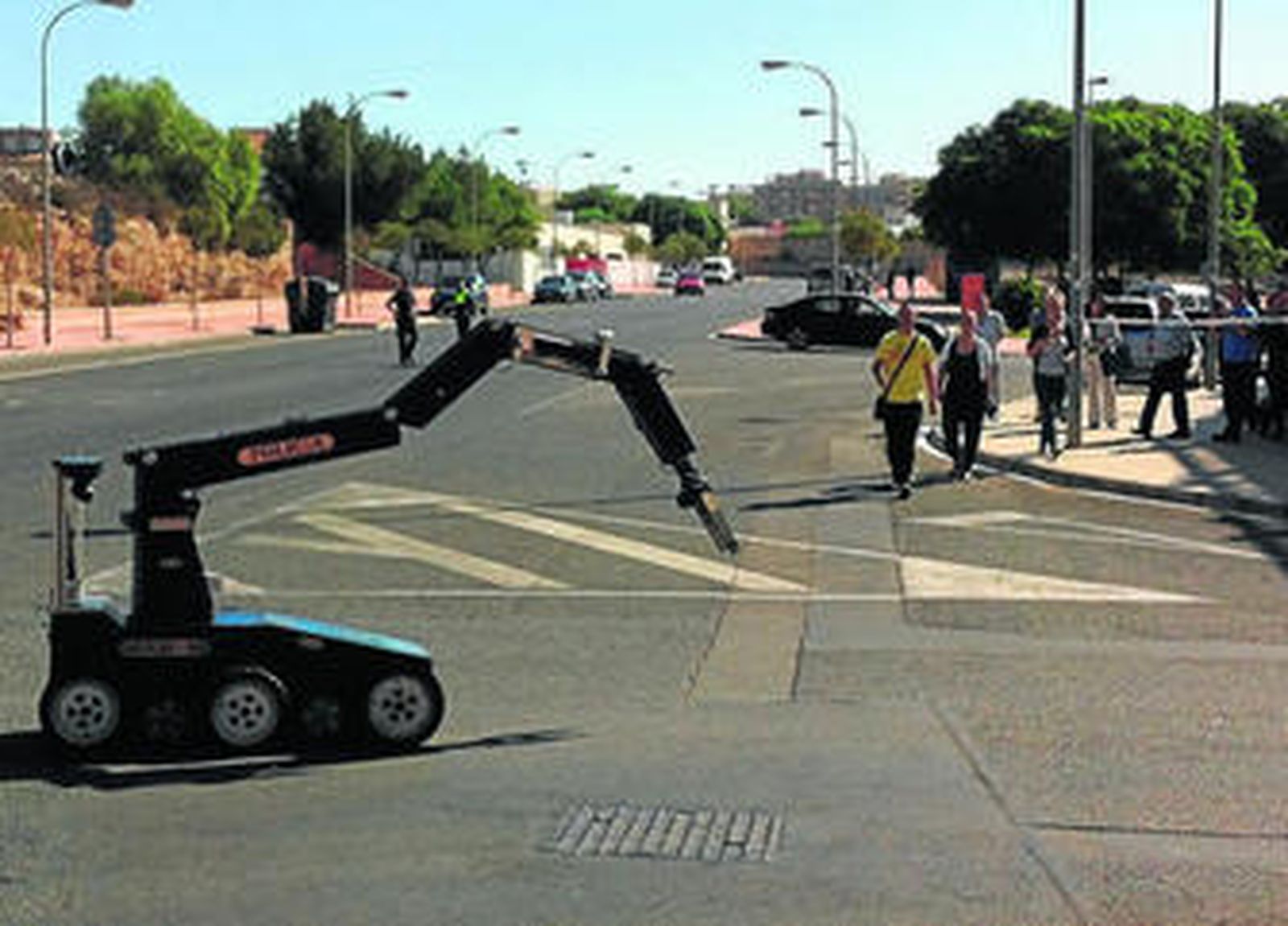 Robot utilizado por los Tedax para explosionar el paquete sospechoso.