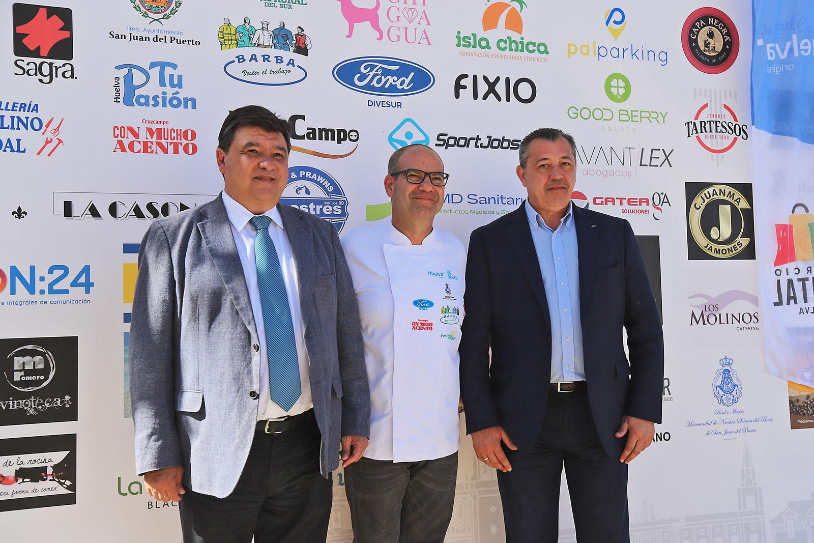 Imágenes del inicio del intento de conseguir el récord Guinnes de cortar jamón en Huelva