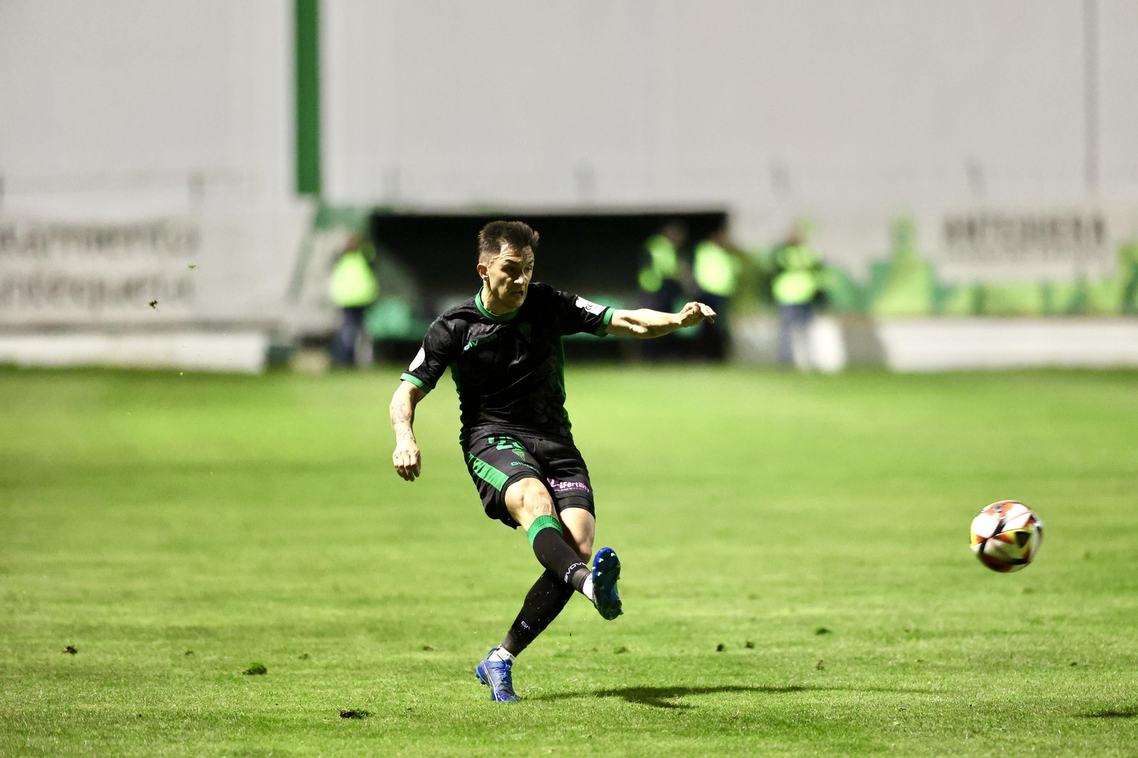 Las mejores fotos del ambiente en El Maulí para el Antequera - Córdoba CF