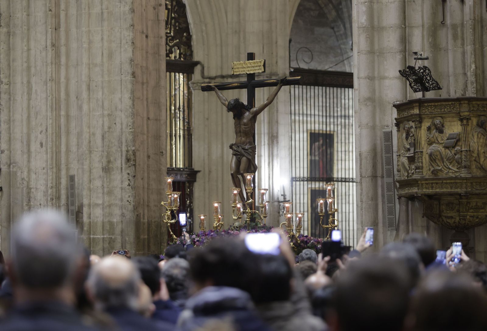 Las imágenes del Vía Crucis de las Hermandades