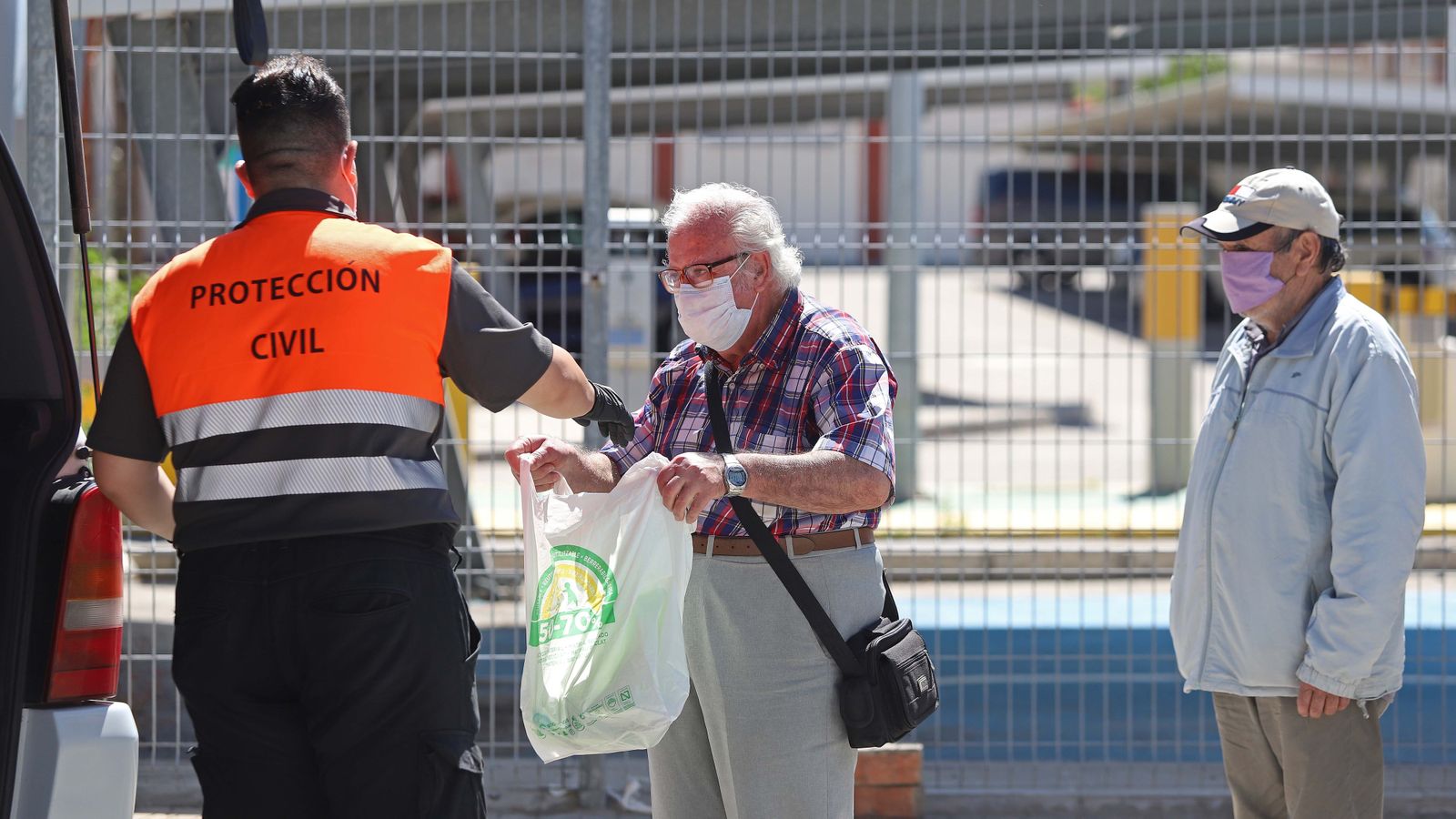 Los fogones que preparan los menús del Comedor del Carmen de Algeciras