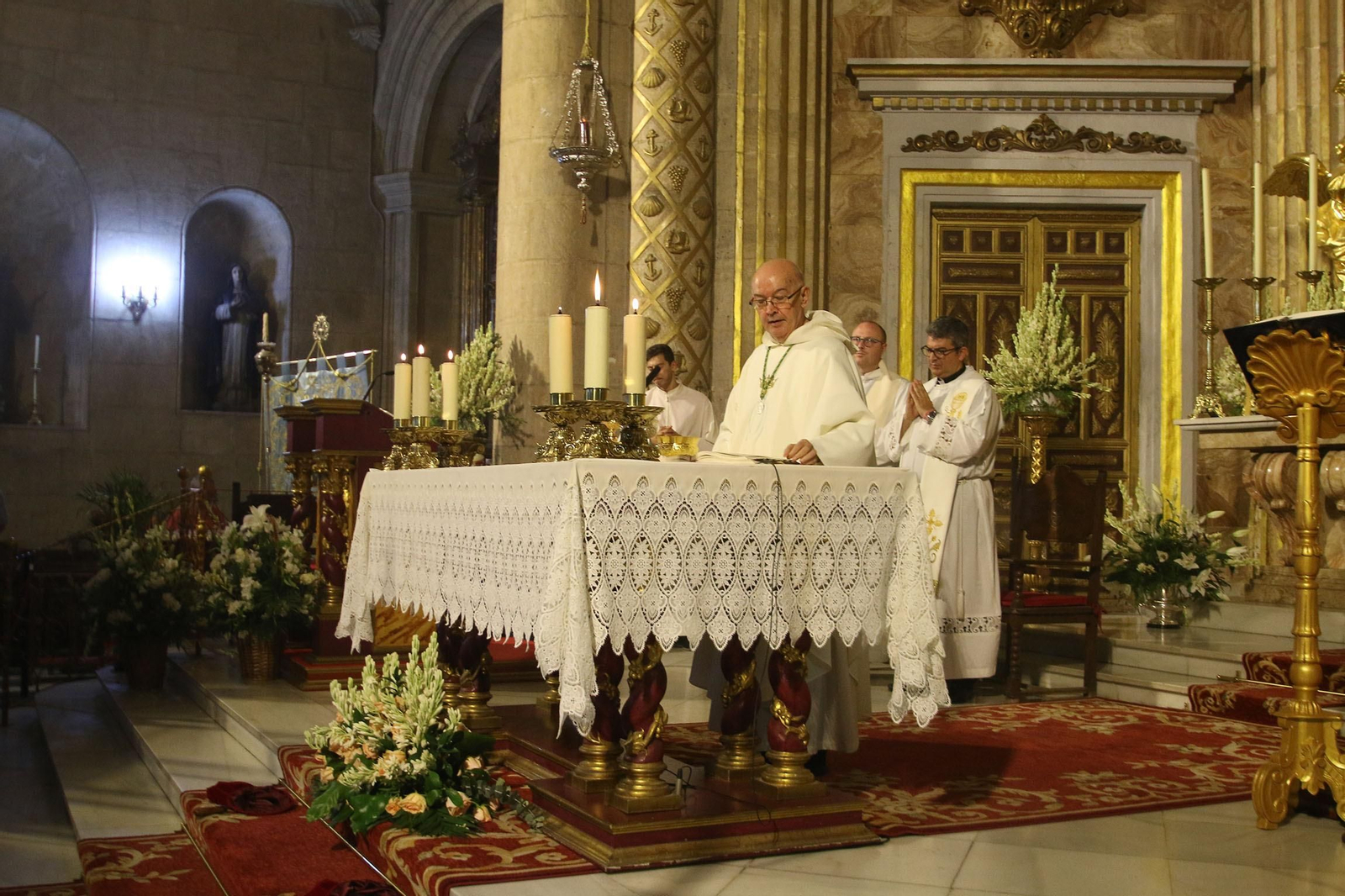 Fotogalería de la retirada de la Virgen del Mar para su restauración