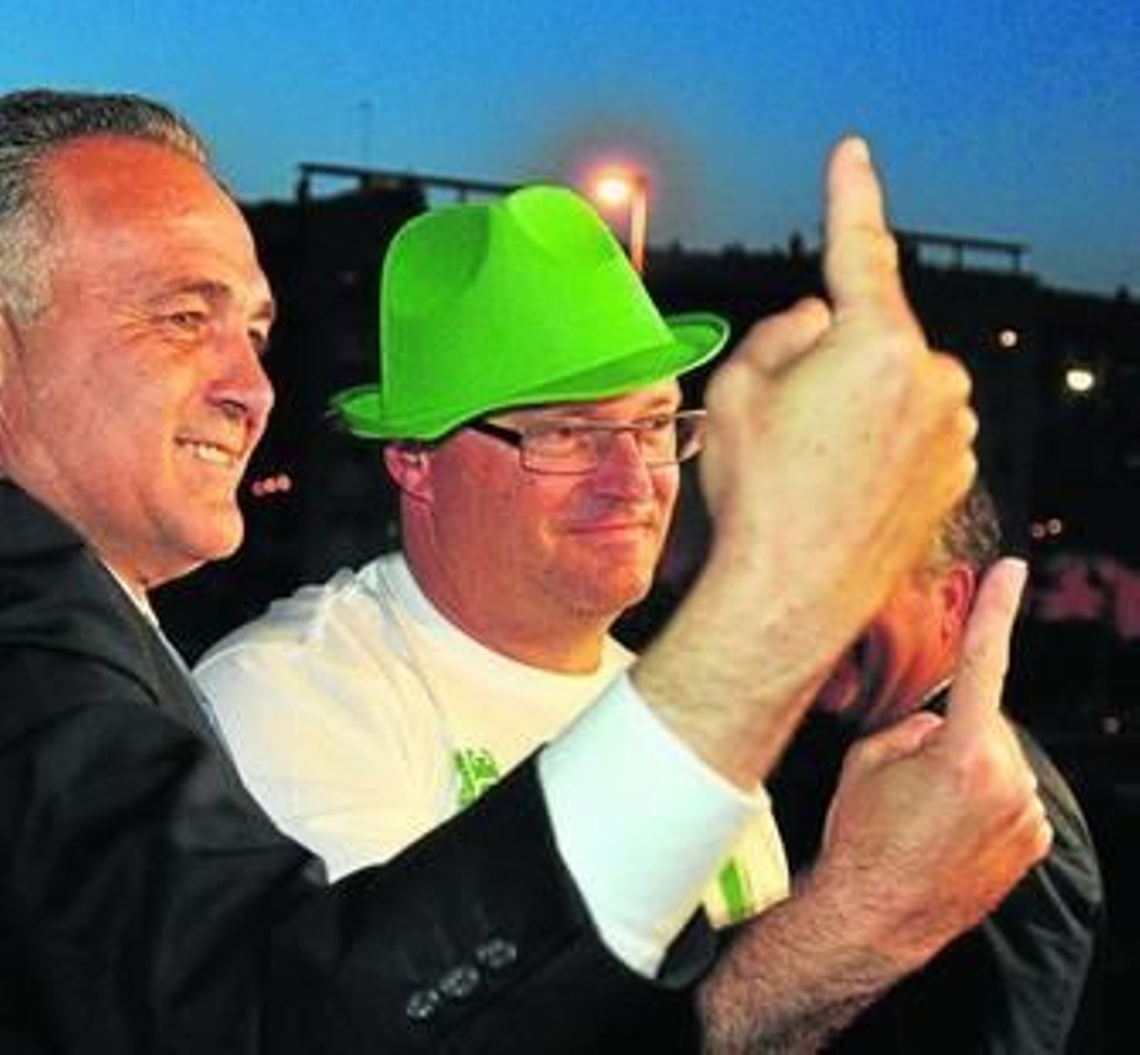 Pepe Mel, junto a Rafael Gordillo, durante la celebración del ascenso a Primera División.