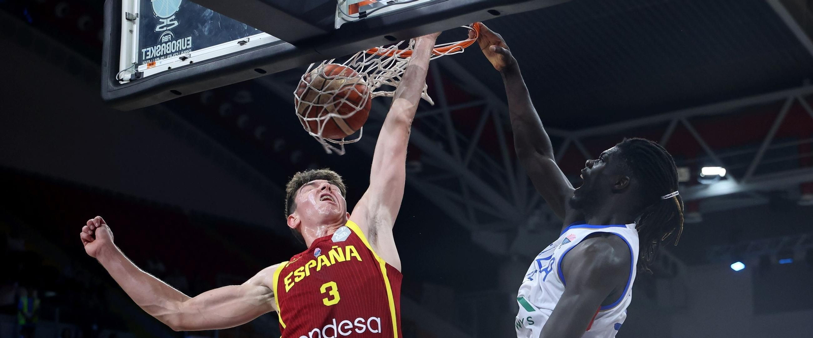 Diouf machaca ante Sergio de Larrea.