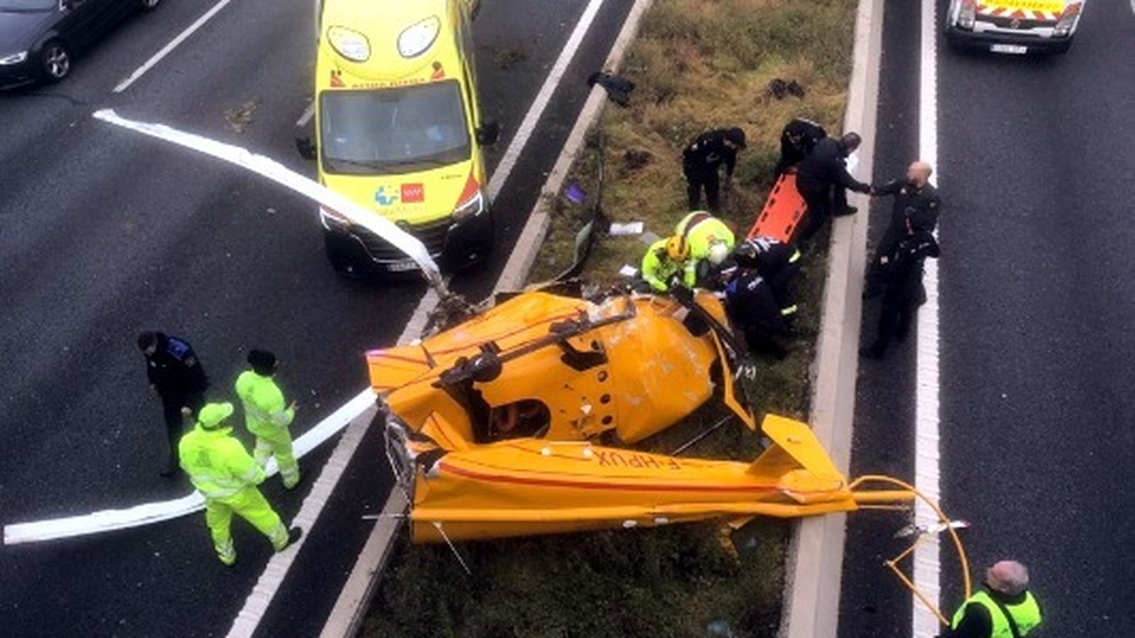 El helicóptero en la mediana de la M-40