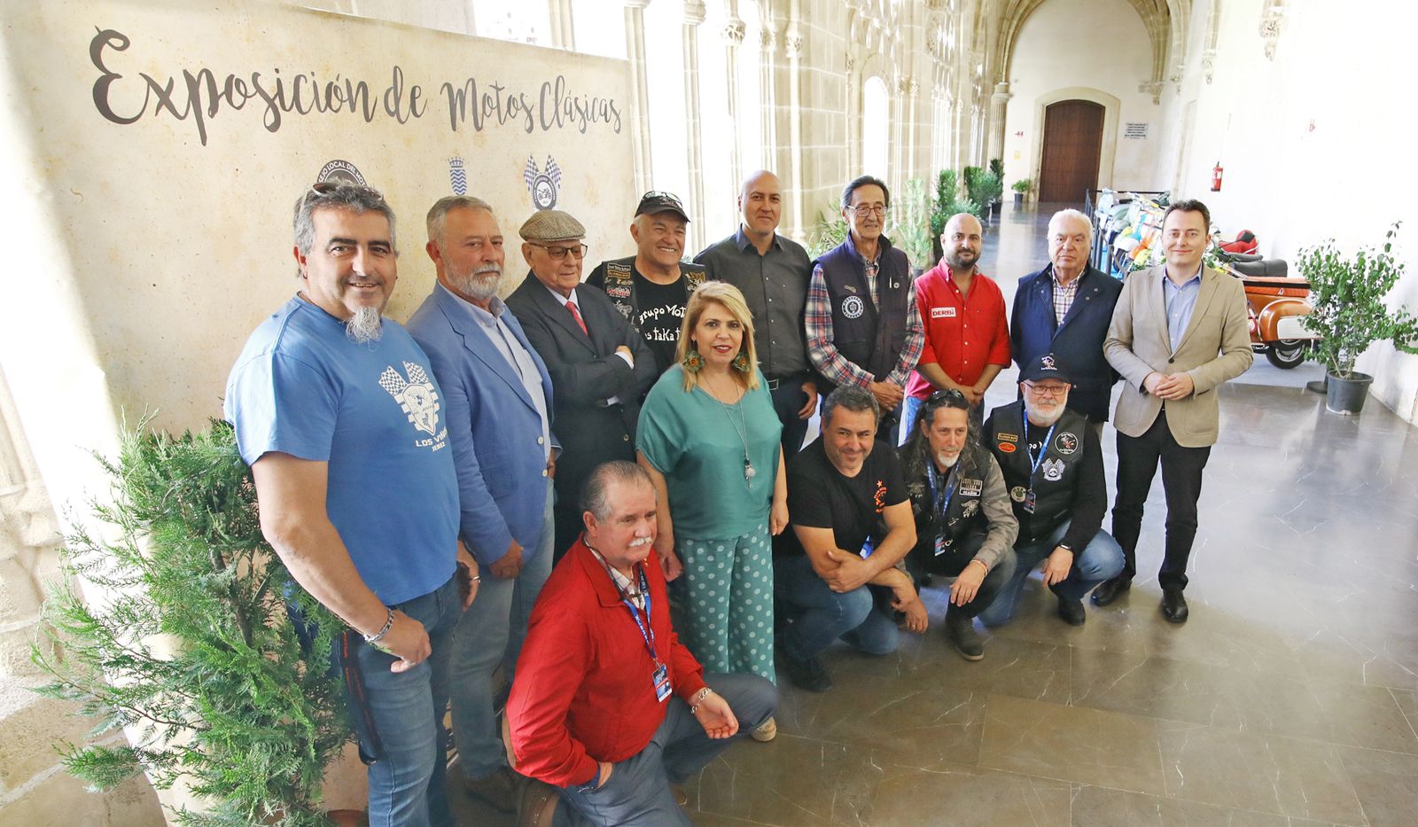 Imágenes de la ' Exposición de Motos Clásicas' en los Claustros