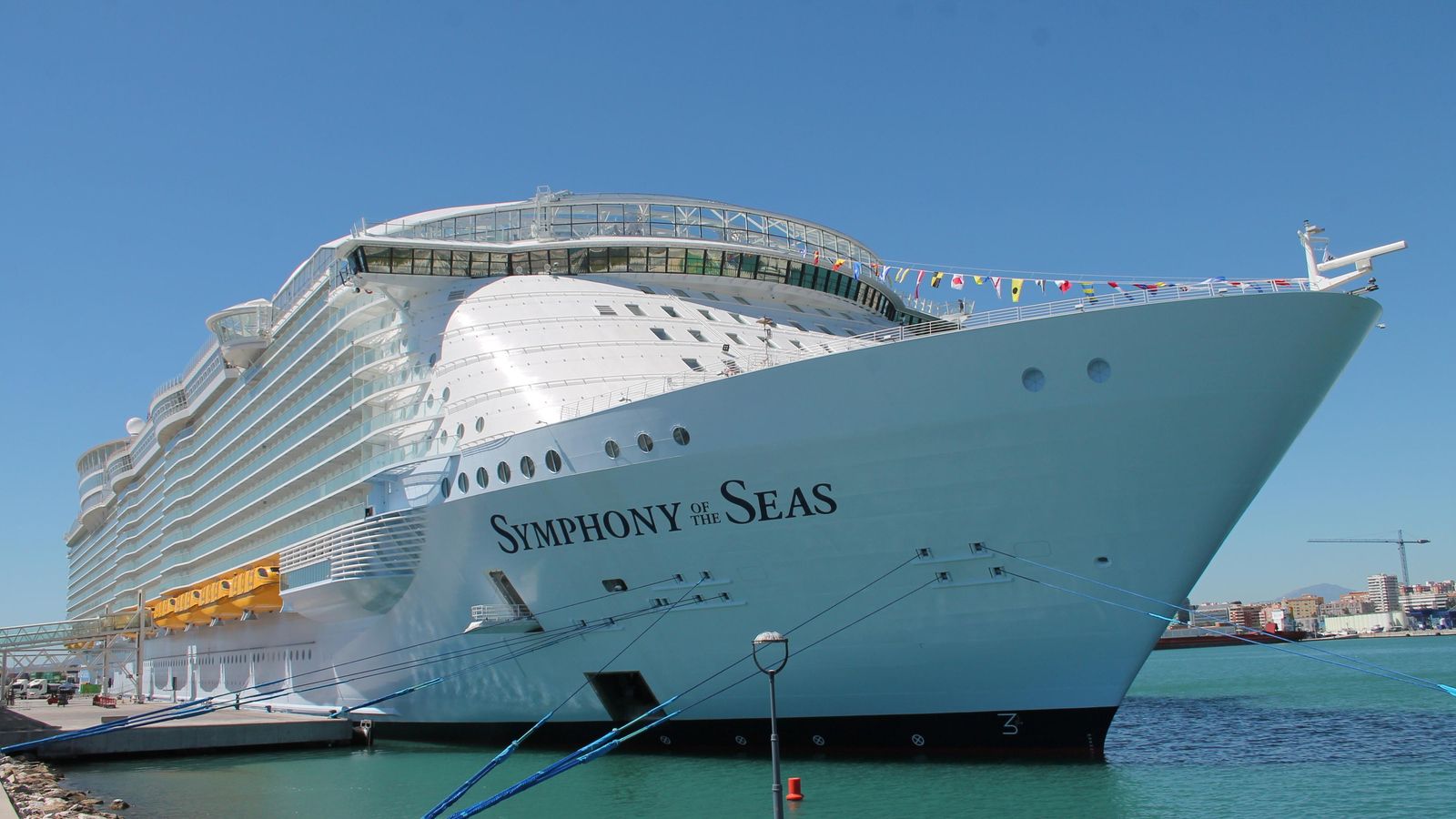 El 'Symphony of the Seas', en su primera escala en Málaga el pasado 27 de marzo