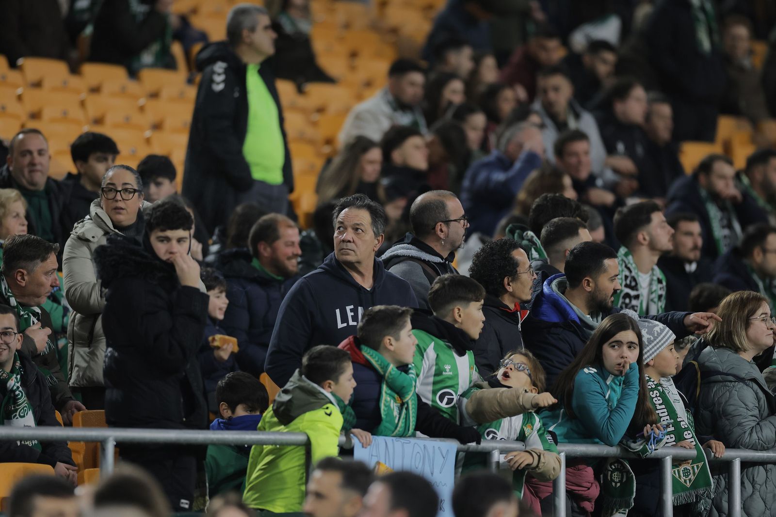 Búscate en las fotos del Betis - Villarreal