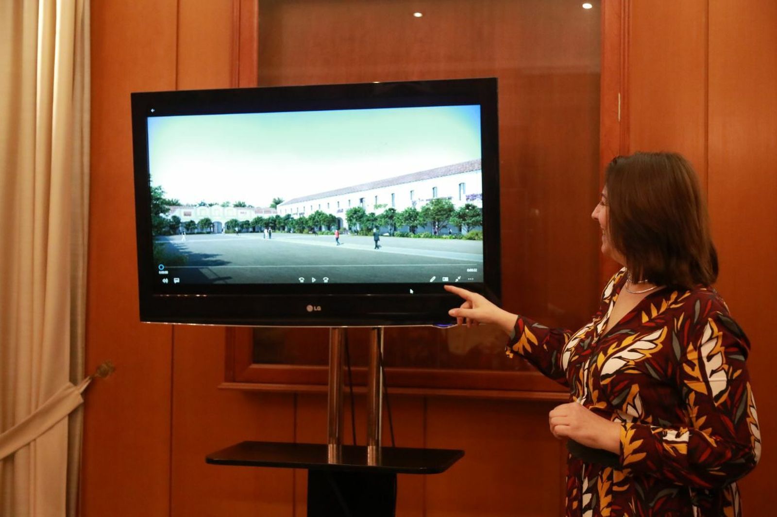 La edil Eva Contador, durante la presentación del proyecto.